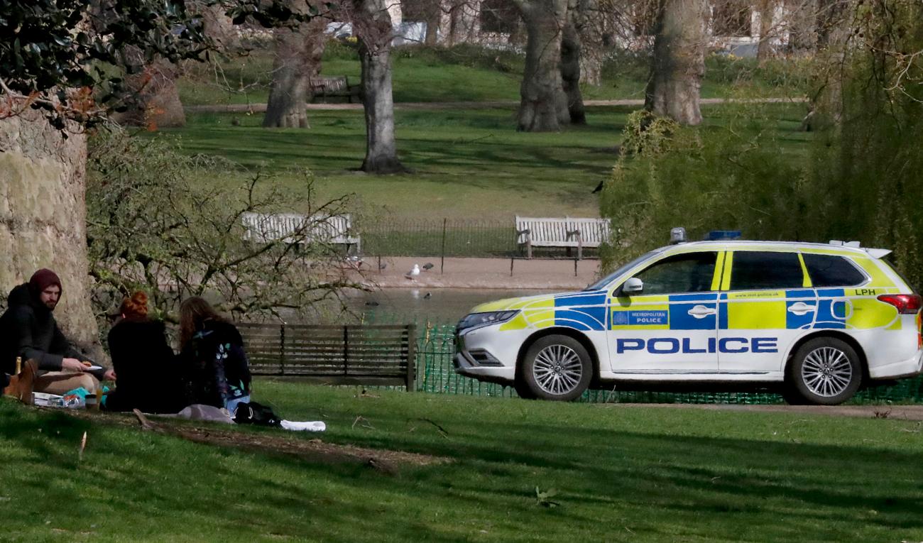 Antalet knivbrott i Storbritannien – i synnerhet bland tonåringar – växer i en alarmerande takt. Arkivbild. Foto: Frank Augstein/AP/TT