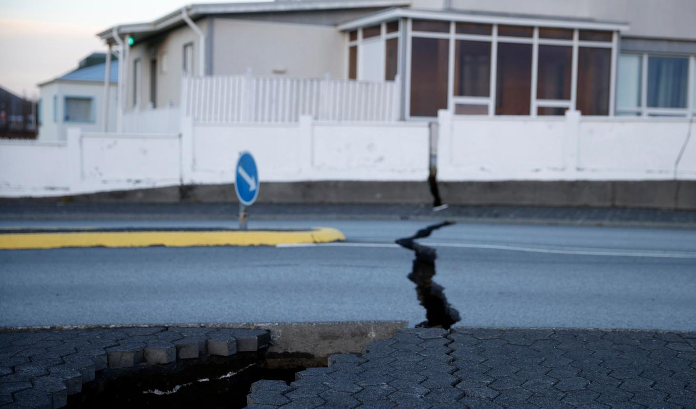 Isländska Grindavik, skakat av tusentals skalv den gångna månaden, har till följd av hotet om ett stort vulkanutbrott evakuerats. Foto: Brynjar Gunnarsson AP/TT