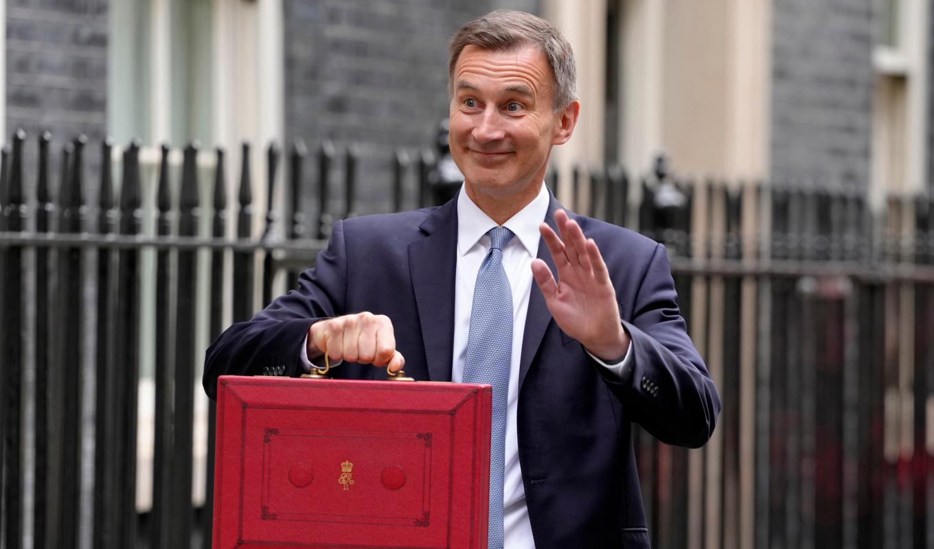 Storbritanniens finansminister Jeremy Hunt, från konservativa Tories, presenterar mini-budget med skattesänkningar. Arkivbild Foto: Kirsty Wigglesworth AP/TT