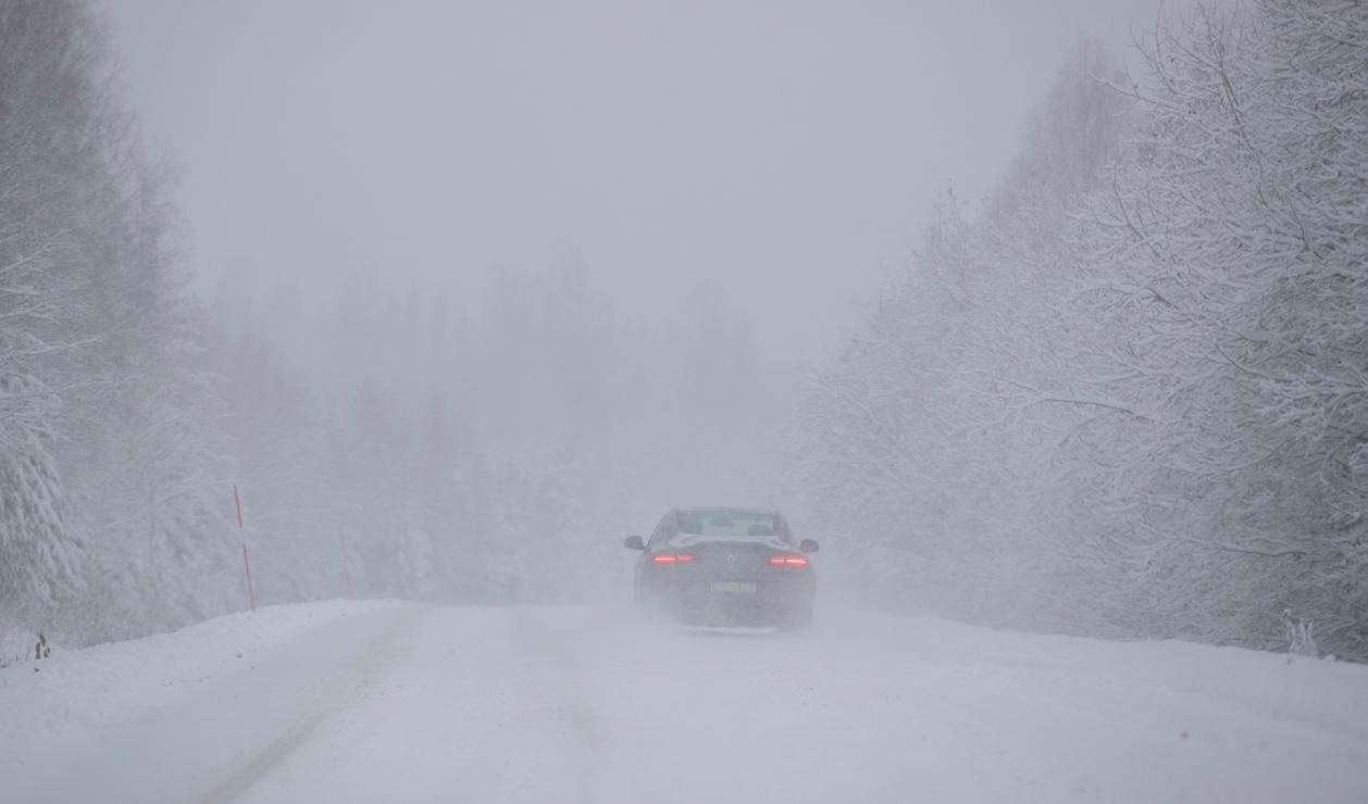 Ett omfattande lågtrycksområde väntas dra in över Svealand på tisdag, enligt SMHI. Foto: Mats Andersson/ TT