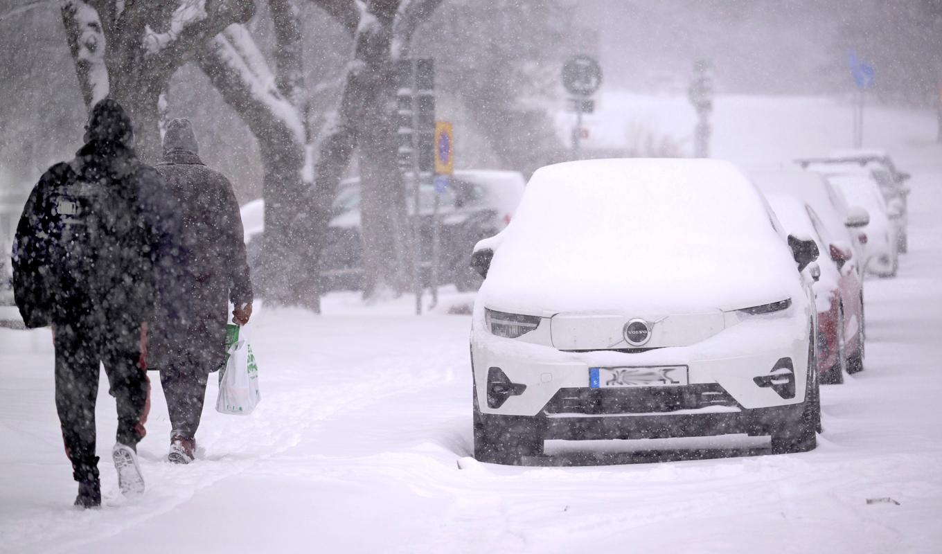 Snöovädret har varit värst längs Norrlandskusten och Gävleborg, men även Stockholm fick mycket snö i går. Foto: Janerik Henriksson/TT