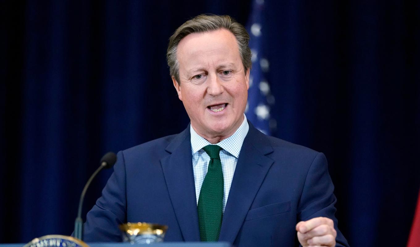 Storbritanniens utrikesminister David Cameron vid pressträffen i Washington tillsammans med USA:s utrikesminister Antony Blinken. Foto: Alex Brandon/AP/TT