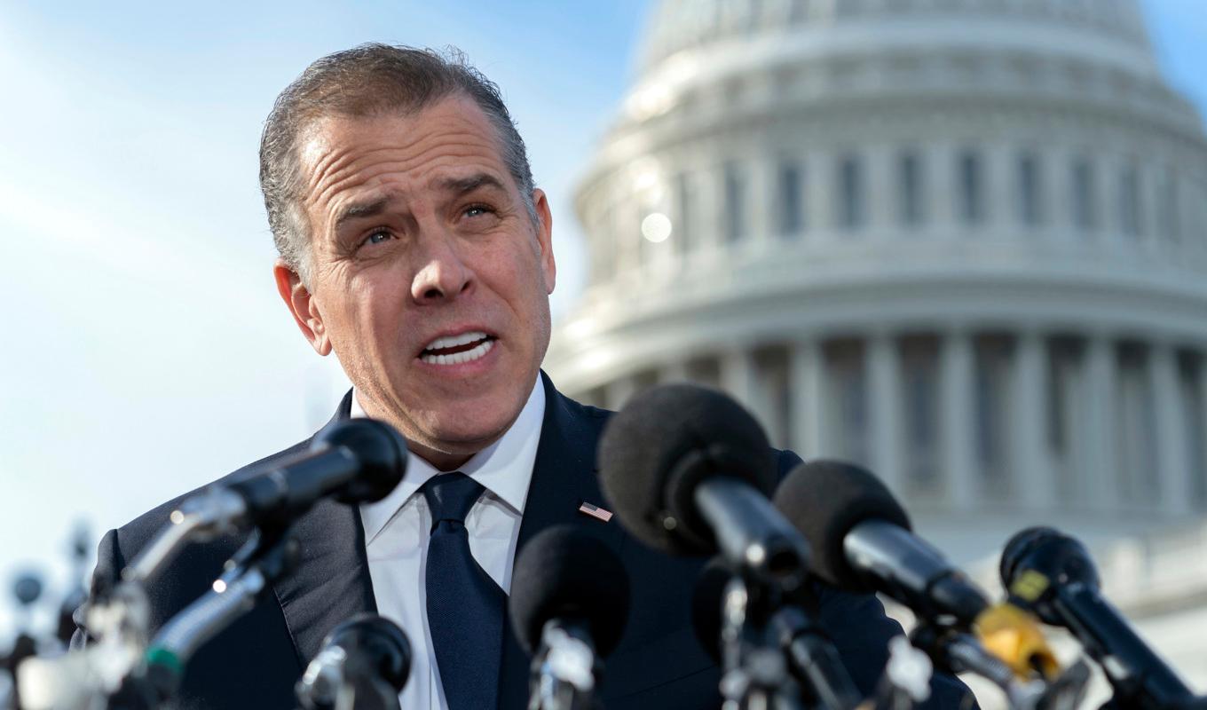 USA:s president Joe Bidens son Hunter Biden (bilden) på en pressträff utanför Kapitolium på onsdagen. Foto: /AP/TT Jose Luis Magana