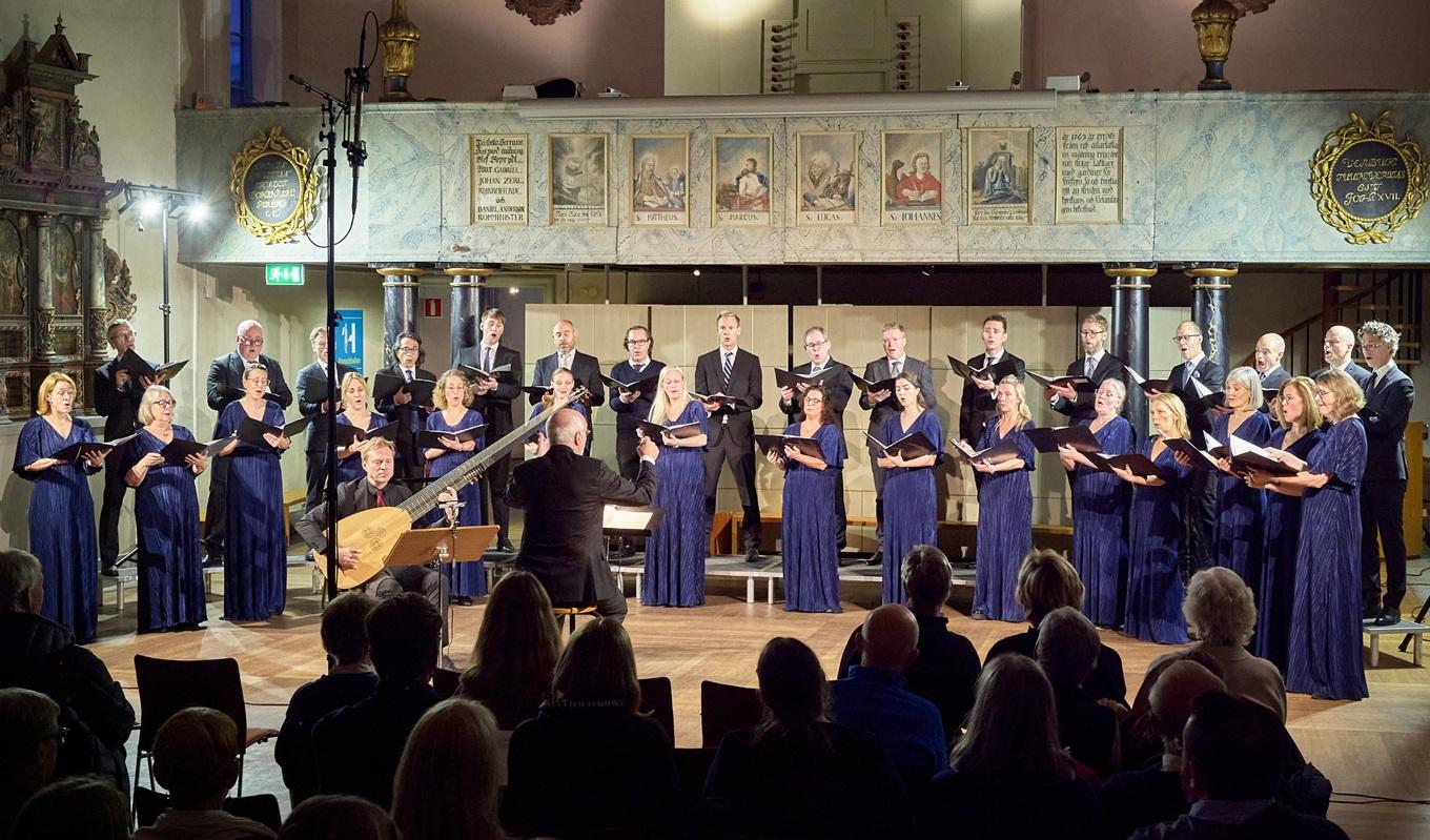 Historiska museets barocksal var den perfekta inramningen för Mikaeli kammarkörs fina exposé över madrigalens historia. Foto: Vincent Wong