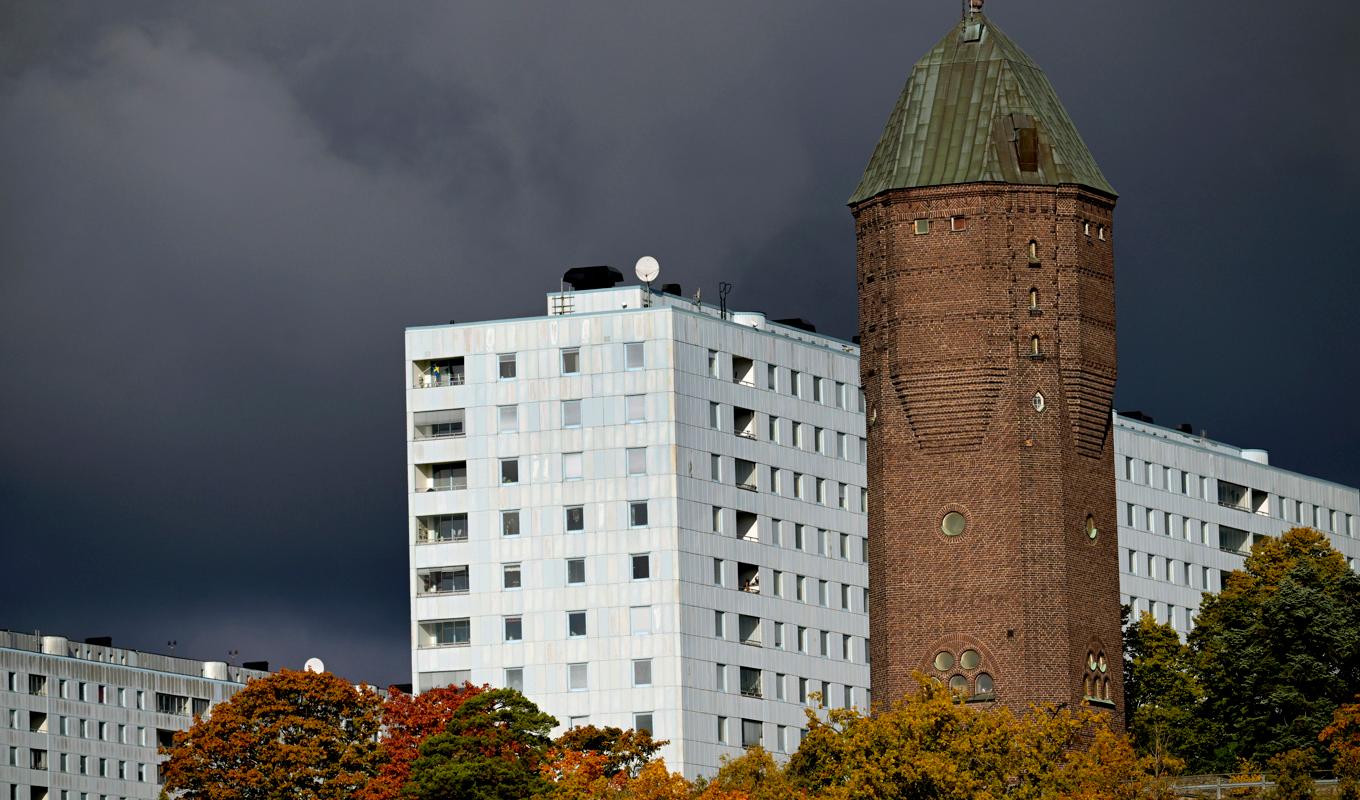 Vattentornet i Hagalund med höghusområdet Blåkulla. Arkivbild. Foto: Janerik Henriksson/TT