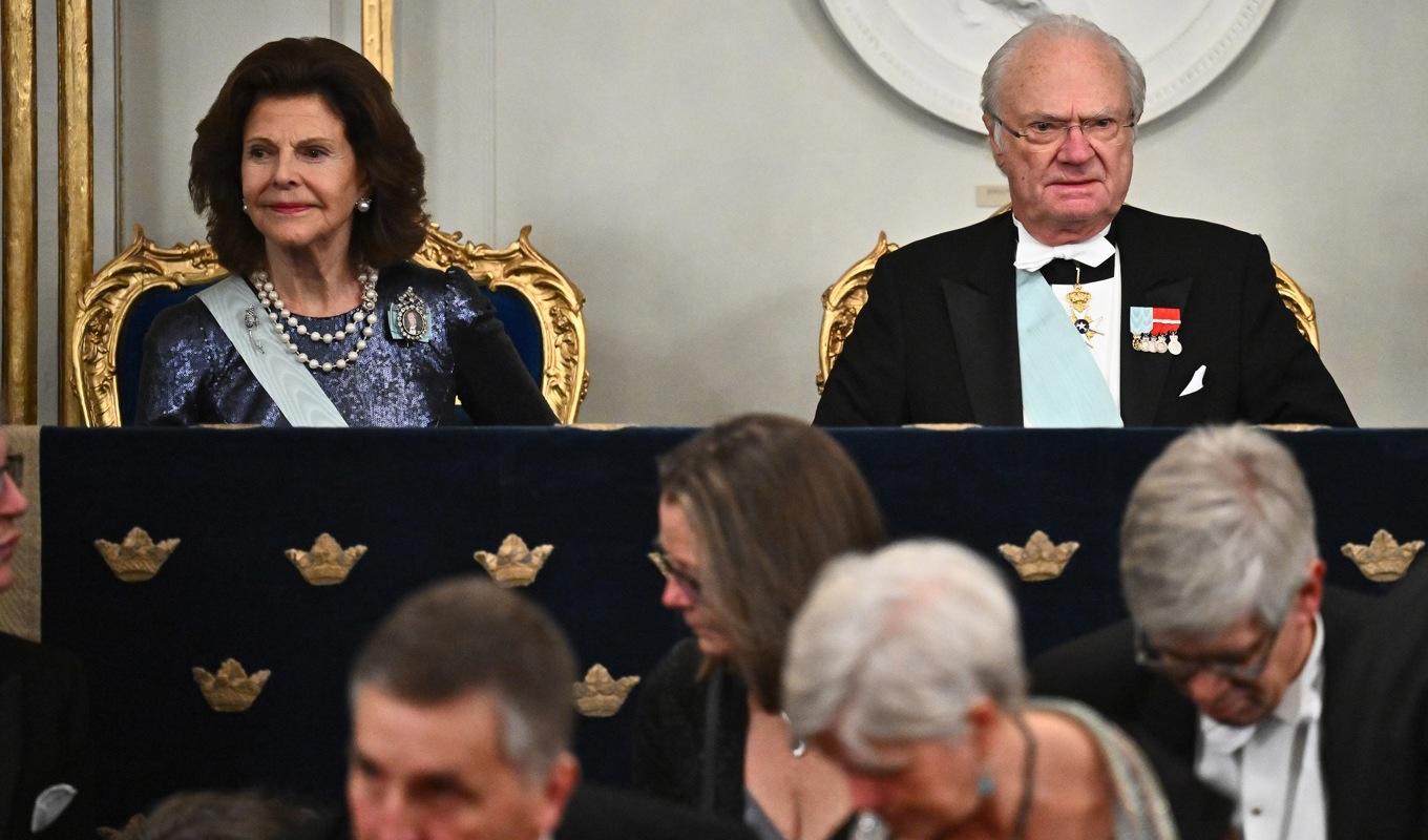 Drottning Silvia och kung Carl Gustaf kommer inte närvara vid det danska tronskiftet i helgen. Arkivbild. Foto: Claudio Bresciani/TT