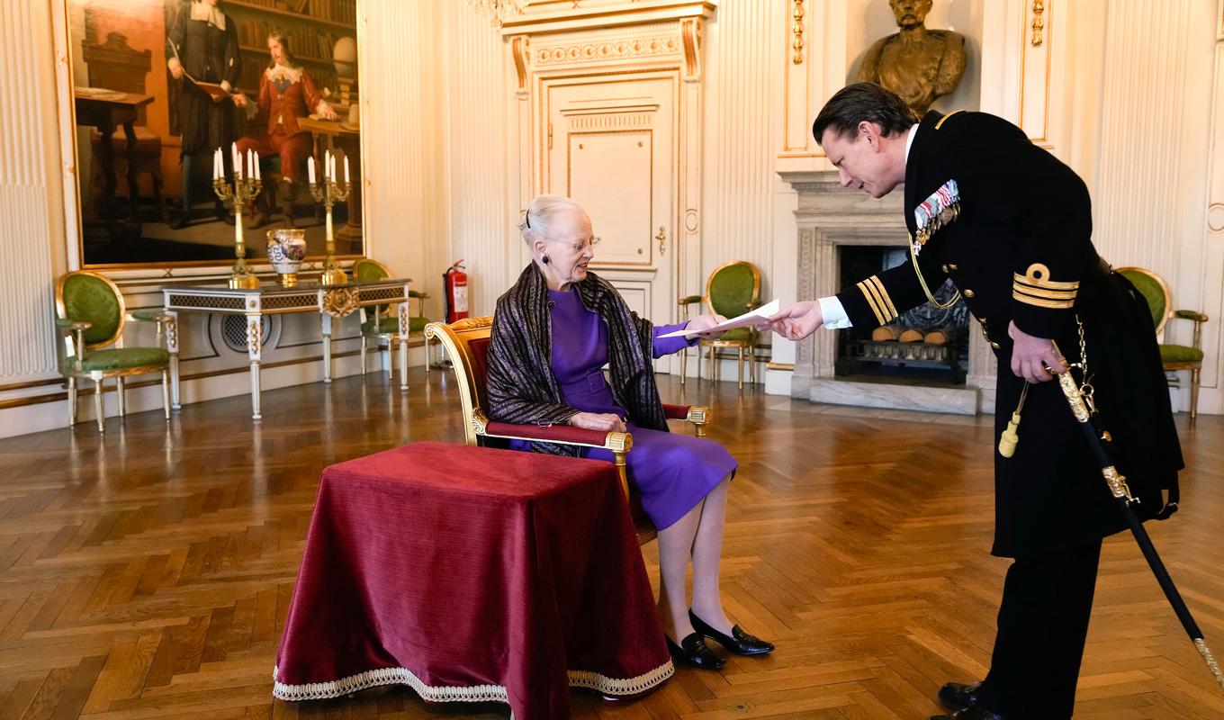 Det kanske blir lite sådant här jobb för Margrethe i fortsättningen också. Bild från slottet Christiansborg i måndags. Foto: Keld Navntoft/Scanpix/TT