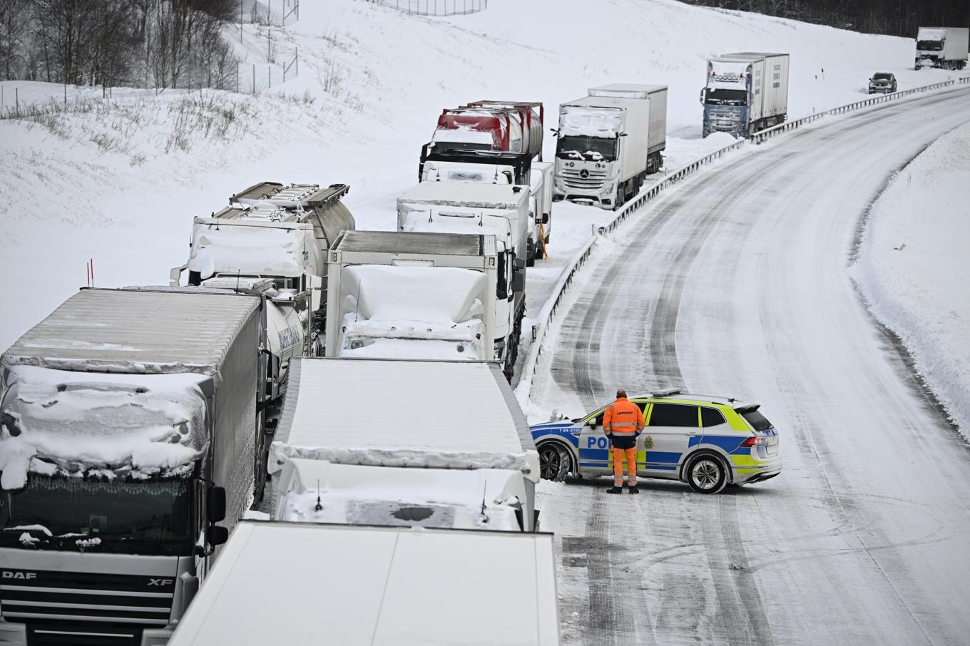 Runt 1|000 fordon fastnade på E22 under snökaoset förra veckan. Arkivbild. Foto: Johan Nilsson/TT