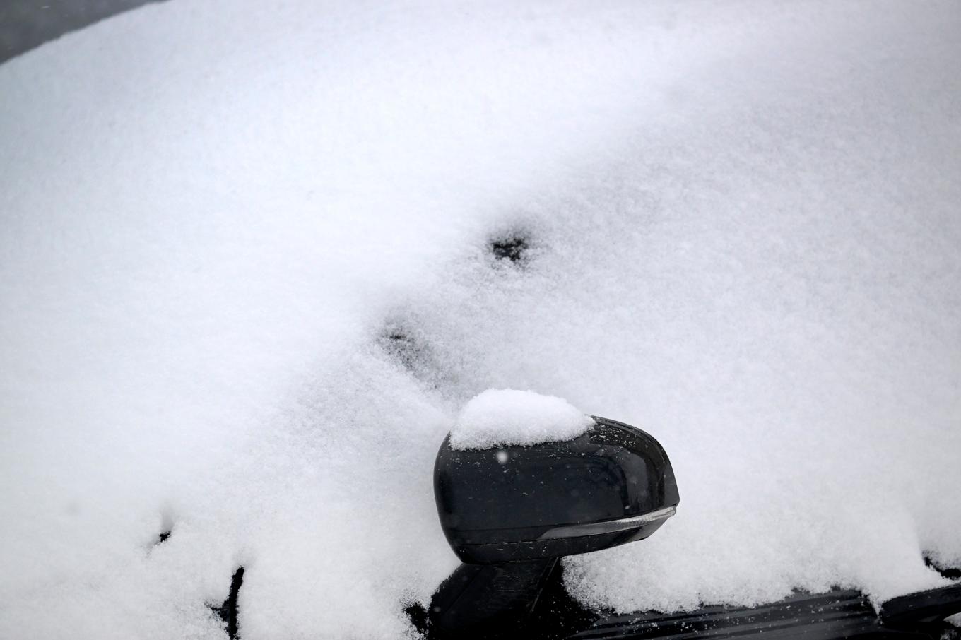 Det kan bli mycket snö i västra Sverige och senare östra delen av landet under onsdagen. Arkivbild. Foto: Janerik Henriksson/TT