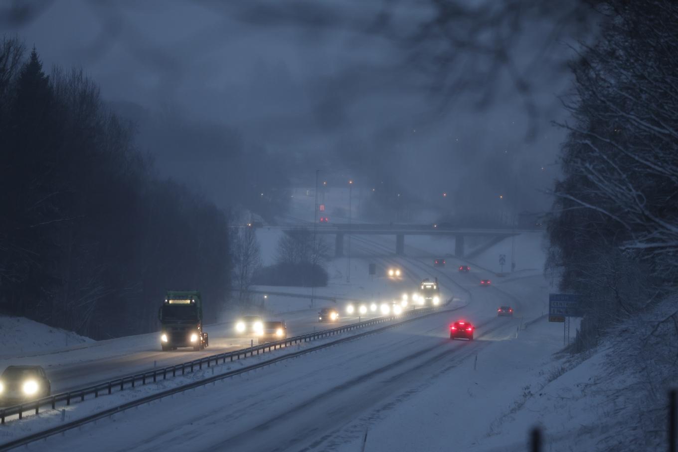 Ett snöoväder har dragit in över Västsverige under onsdagsmorgonen. Foto: Adam Ihse/TT