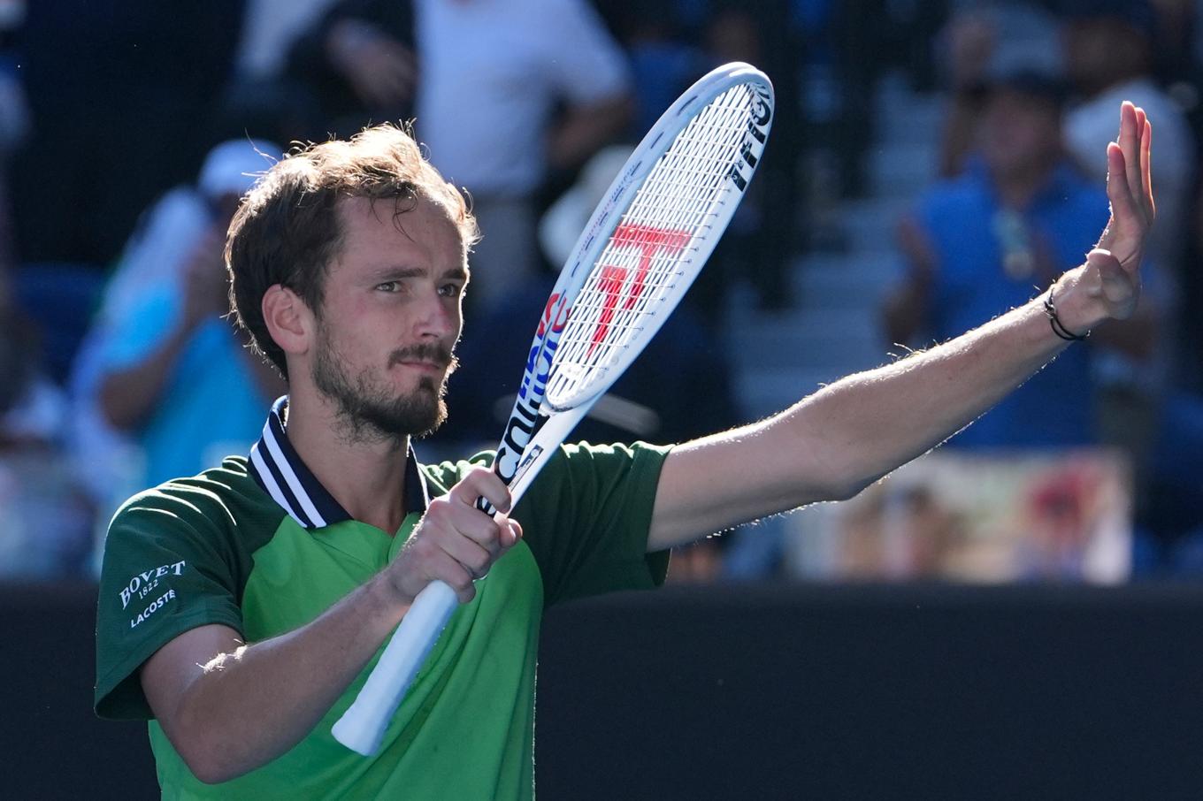 Daniil Medvedev tackar för matchen i fjärde omgången. Foto: Andy Wong/AP/TT