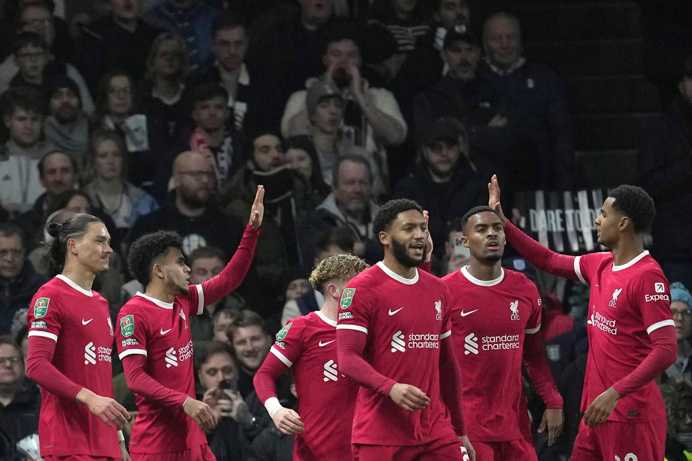 Liverpool firar. Klubben är klar för final i ligacupen mot Chelsea. Foto: Kin Cheung