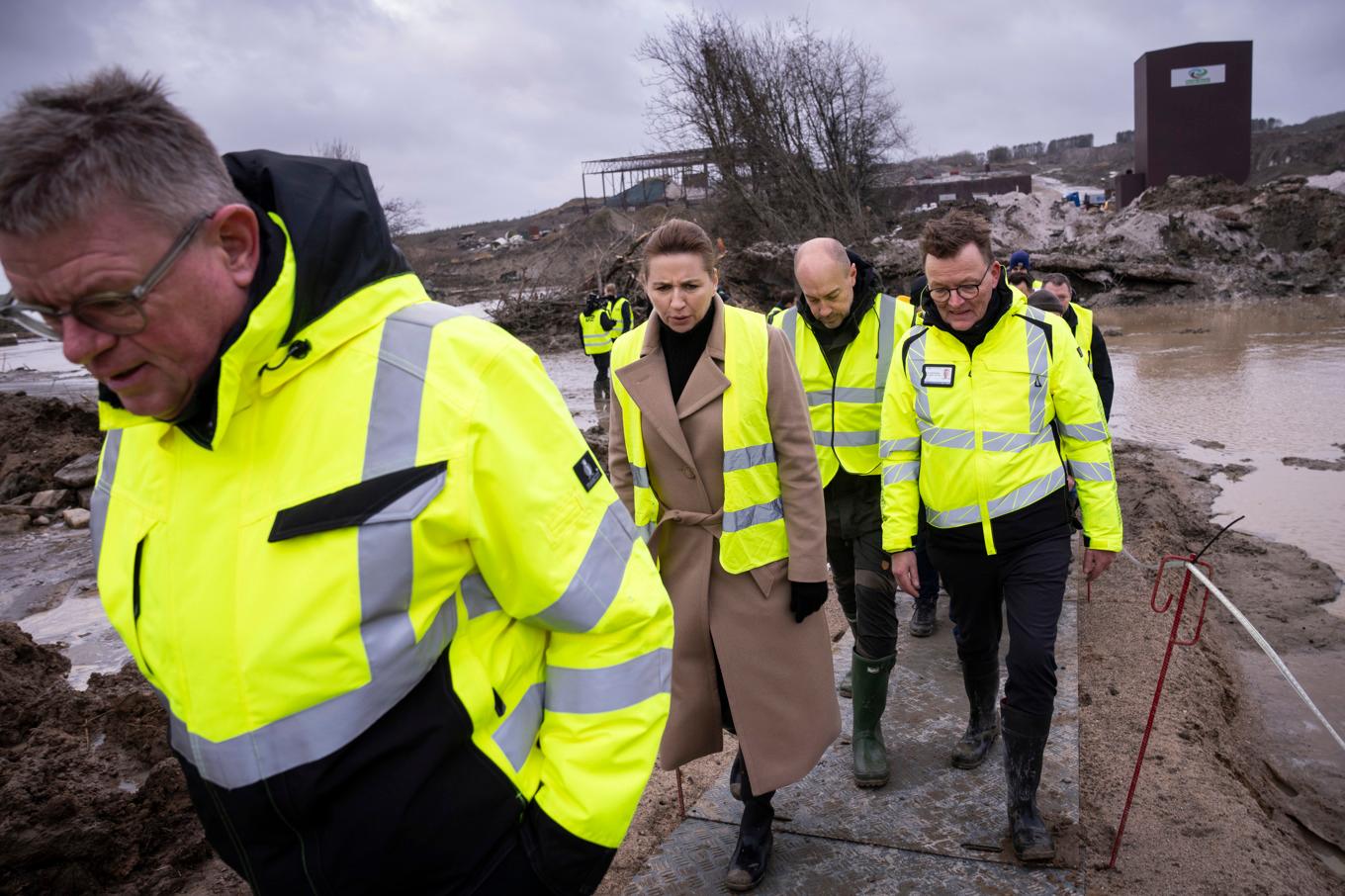 Danmarks statsminister Mette Frederiksen och miljöminister Magnus Heunicke besökte avfallsanläggningen Nordic Waste den 22 januari. Foto: Bo Amstrup/Ritzau Scanpix/TT