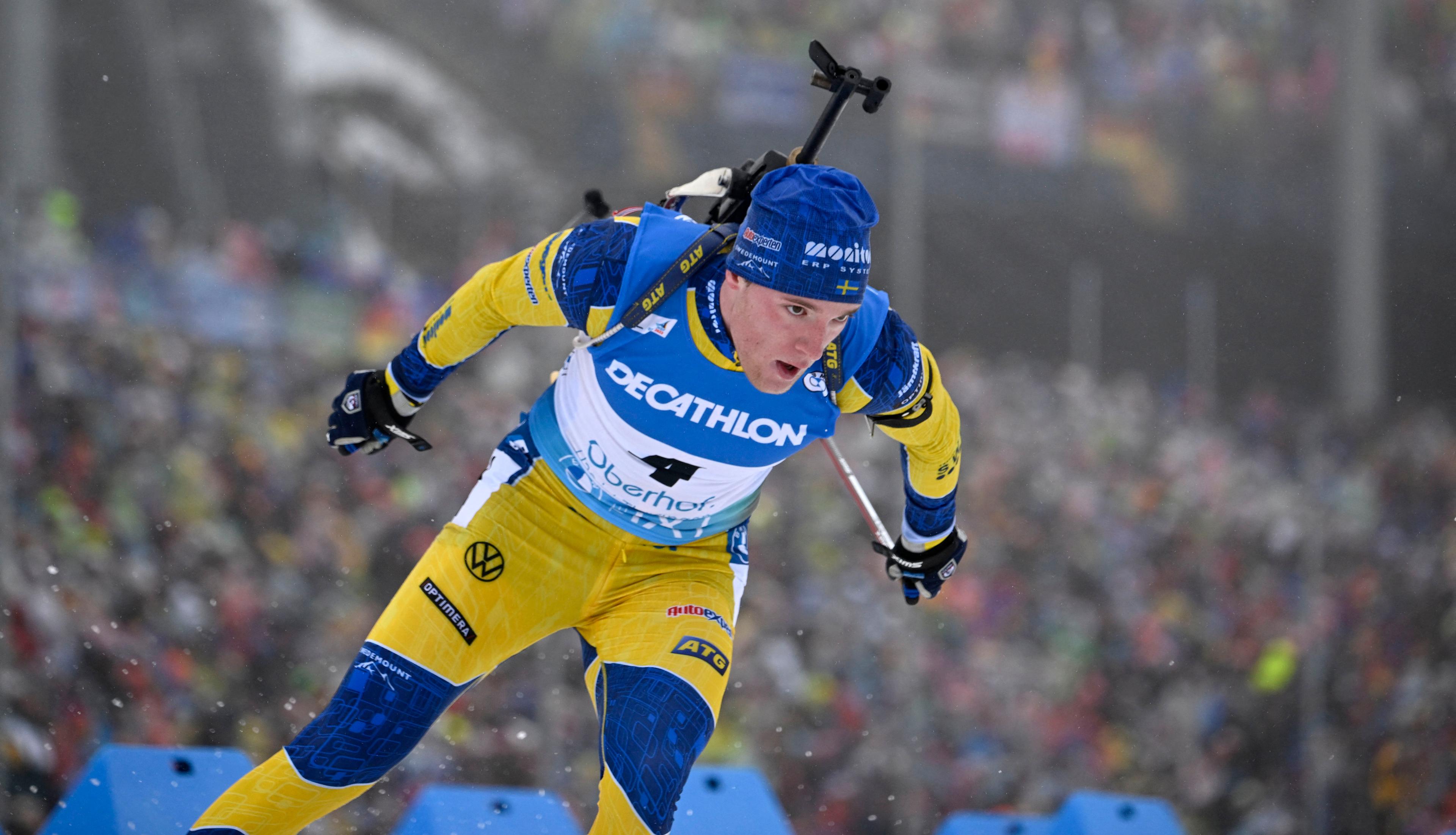 Samuelssons blick vittnar om fullt fokus då han här i fjolårets VM i tyska Oberhof stormar fram mot karriärens första VM-guld. Foto: Christof Stache/AFP via Getty Images