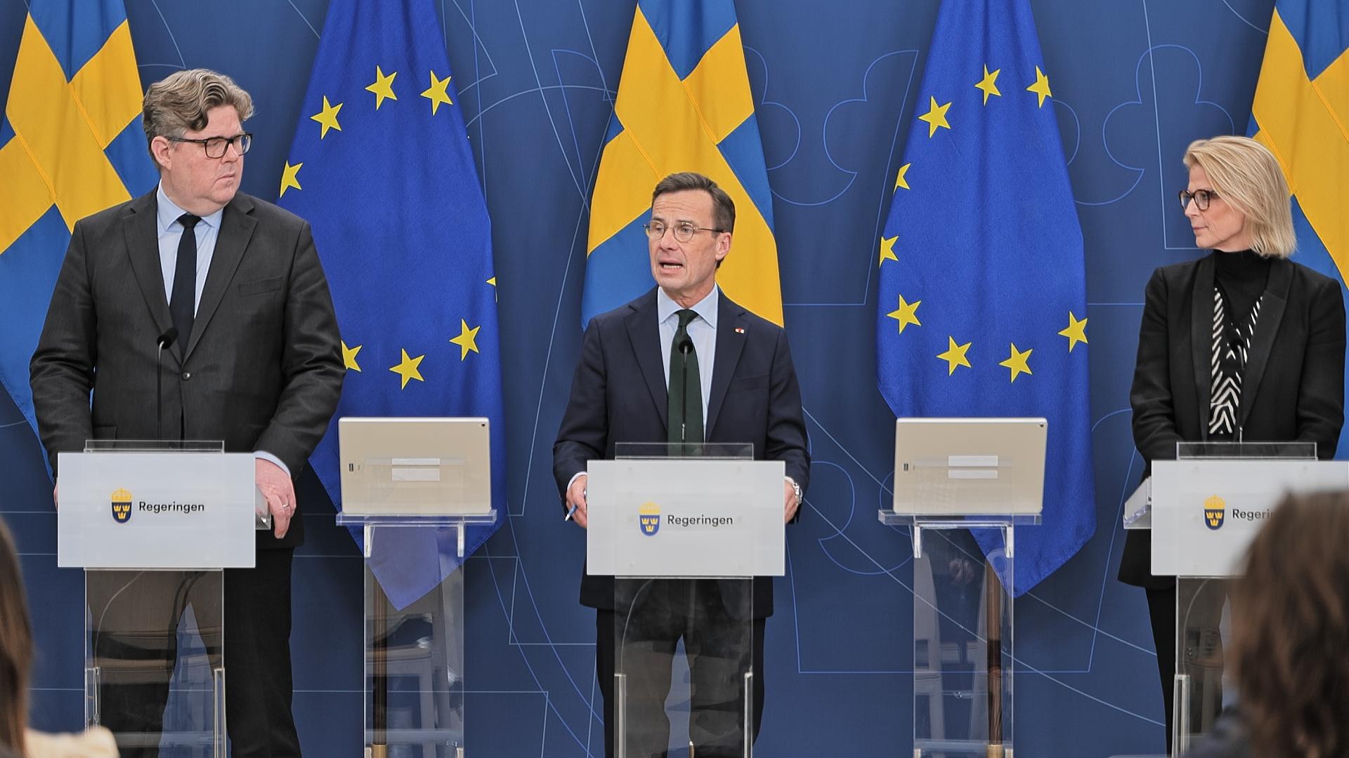 Justitieminister Gunnar Strömmer(M), statsminister Ulf Kristersson (M) och finansminister Elisabeth Svantesson (M) håller en pressträff den 31 januari. Foto: Marcus Strand