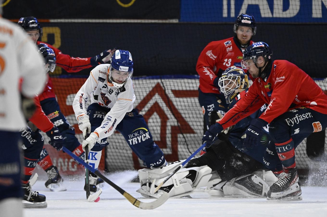 Från tidigare möte mellan Edsbyn och Bollnäs i bandyns elitserie. Arkivbild. Foto: Ulf Palm / TT