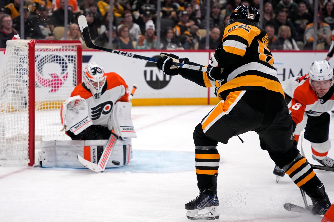 Debutanten Emil Bemström, var en av de svenska målskyttarna när Pittsburgh besegrade Philadelphia. Foto: Gene J. Puskar