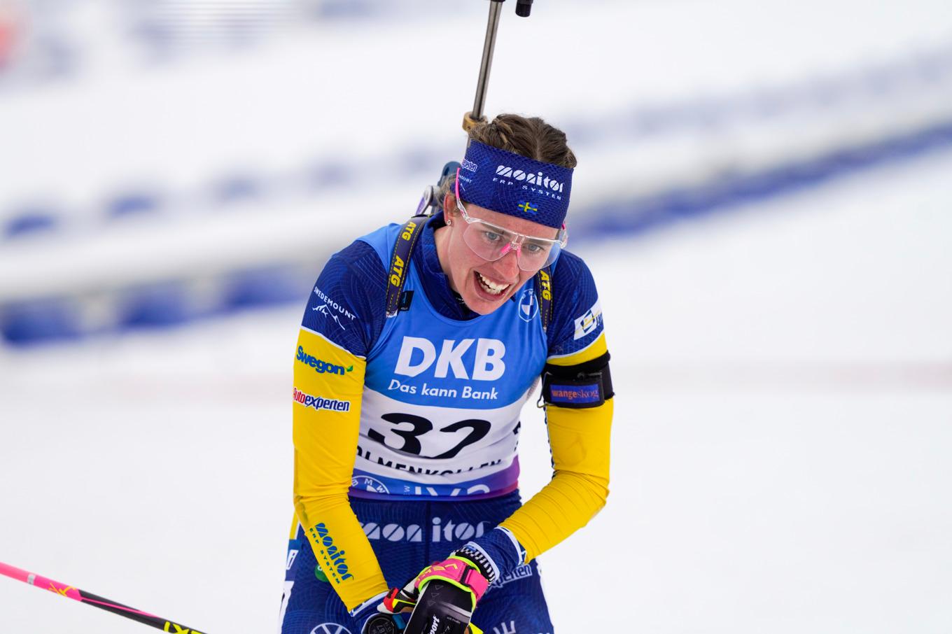 Elvira Öberg efter målgång i Holmenkollen. Foto: Terje Bendiksby/NTB/TT