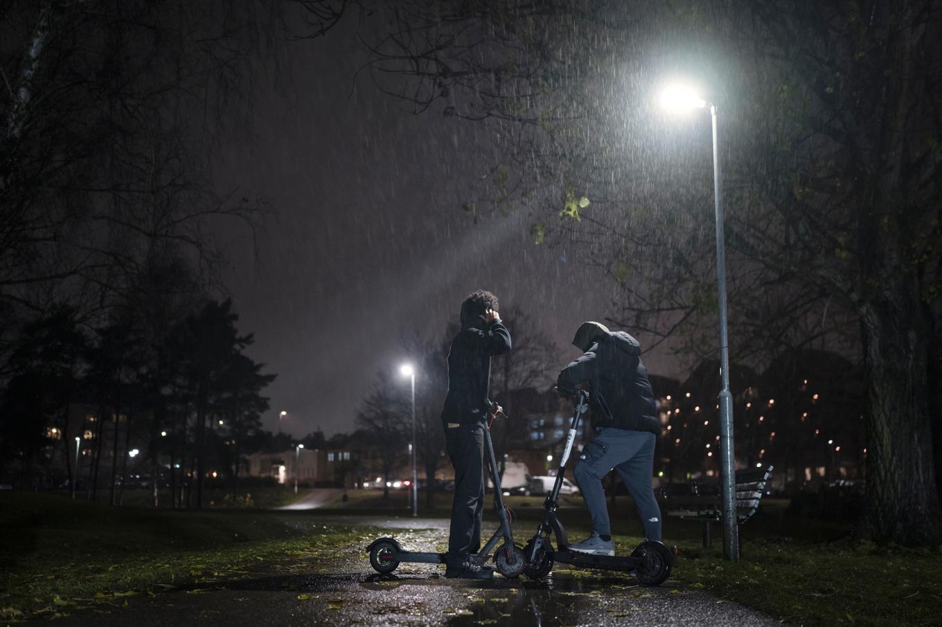 En klädstil eller klädmärke förknippat med ett brottsligt gäng kan leda till att en person visiteras. Arkivbild. Foto: Anna Tärnhuvud/SVD/TT