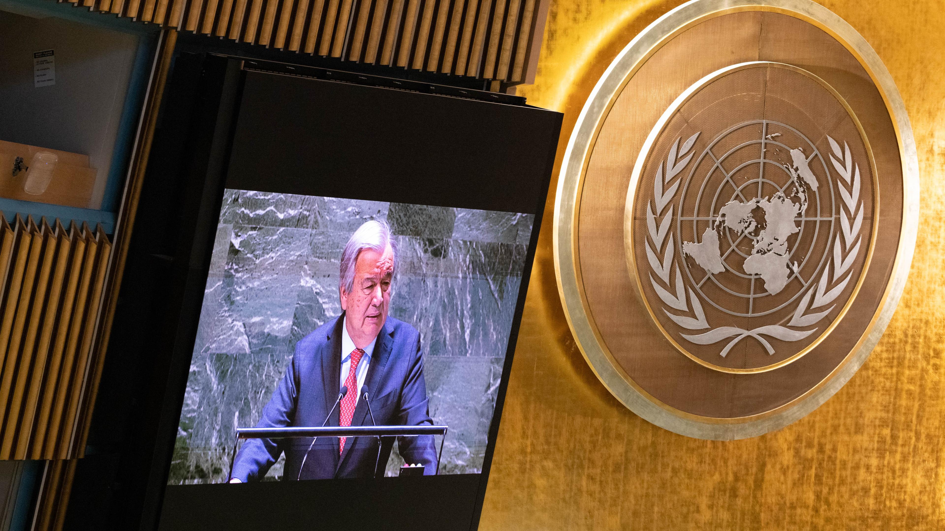 FN:s generalsekreterare Antonio Guterres i FN:s högkvarter i New York den 7 februari 2024. Guterres varnade för att världen går in i ”en tid av kaos” med ett djupt splittrat säkerhetsråd som inte kan ta itu med kritiska frågor som Israel-Hamas-kriget. Foto: Kena BetancurAFP via Getty Images