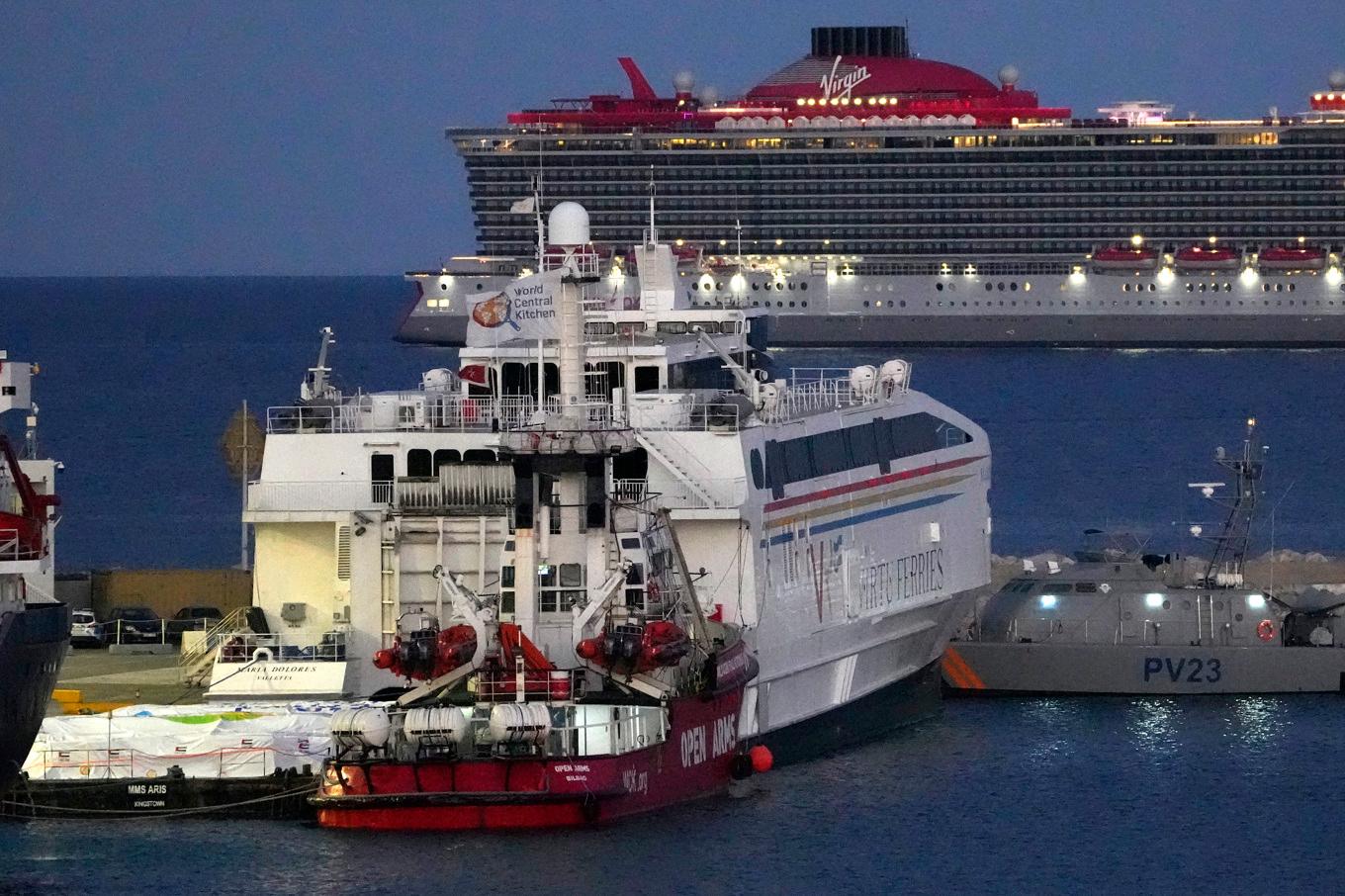 Välgörenhetsorganisationen Open Arms förbereder sin avresa från Larnaca på Cypern. Foto: Petros Karadjias/AP/TT