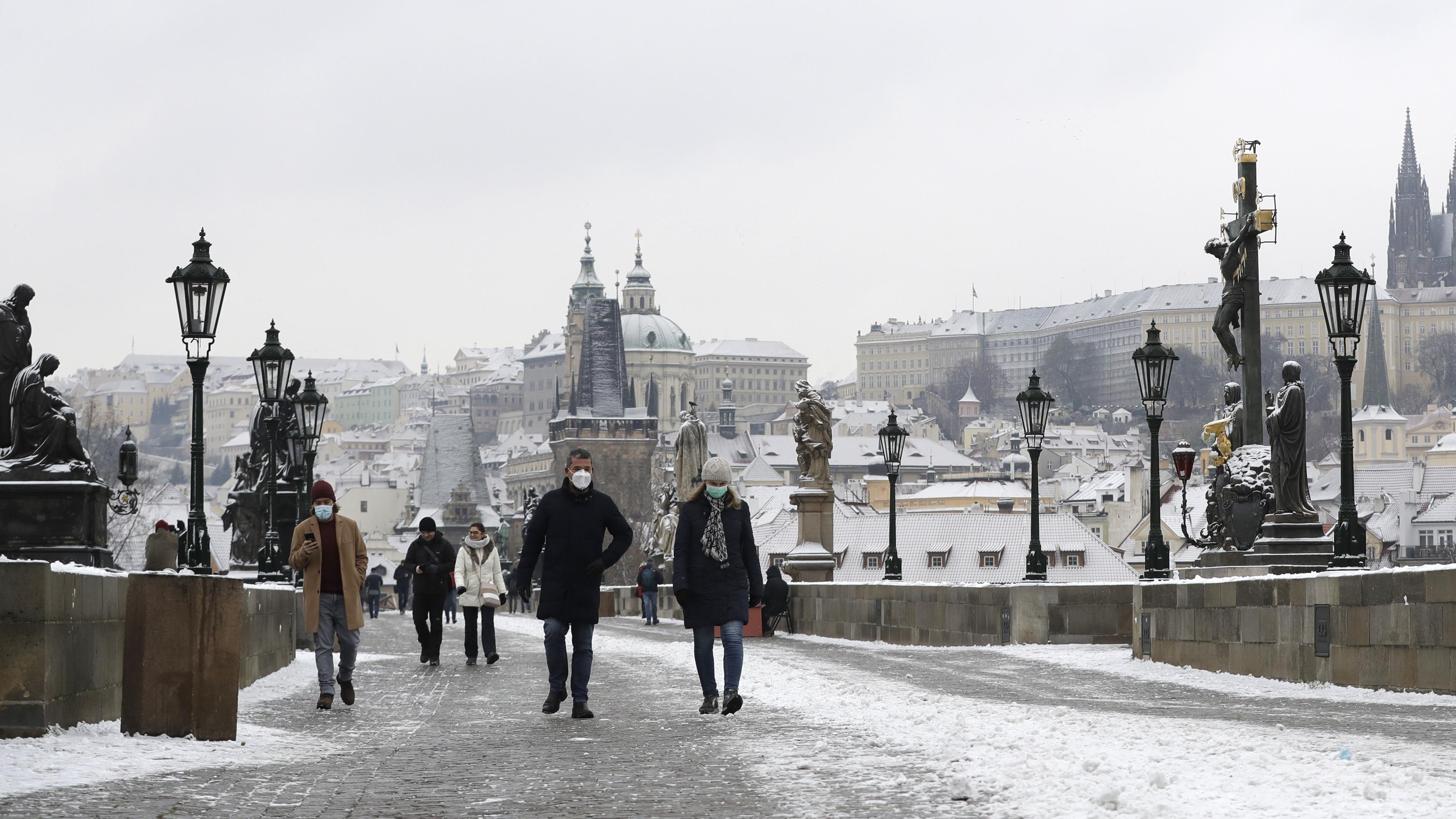 Tjeckien går mot allt lägre styrränta. Arkivbild. Foto: Petr David Josek/AP/TT