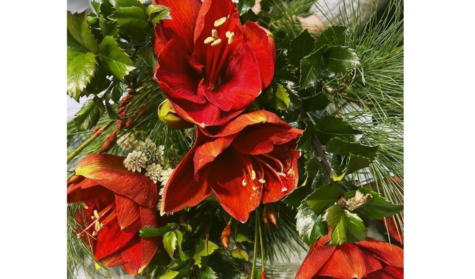 Marika Ruckle driver blomsterbutiken Bladverket i Stockholm. I det stora kylrummet finns ett hav av snittblommor i olika färger. foto: Kristina I. Kleinert