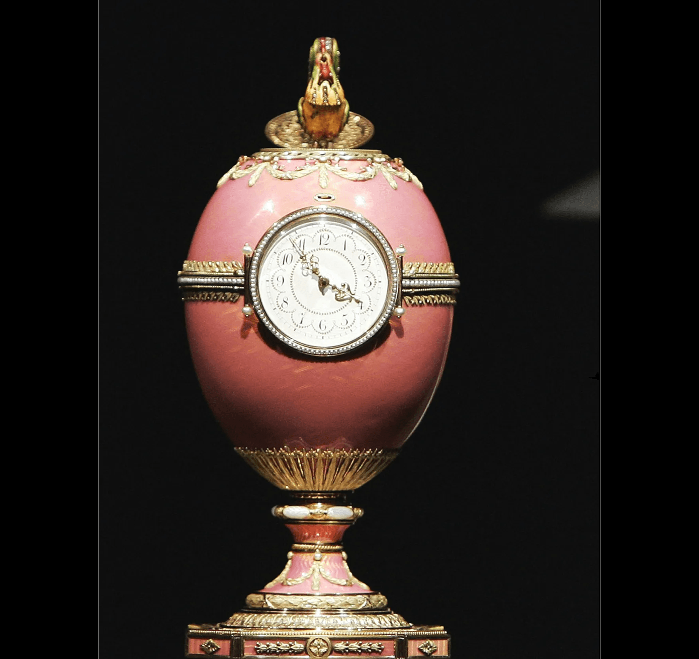 Priset för detta Fabergé-ägg är fortfarande ett världsrekord bland Fabergérföremål. Foto: Carl de Souza/AFP via Getty >Images