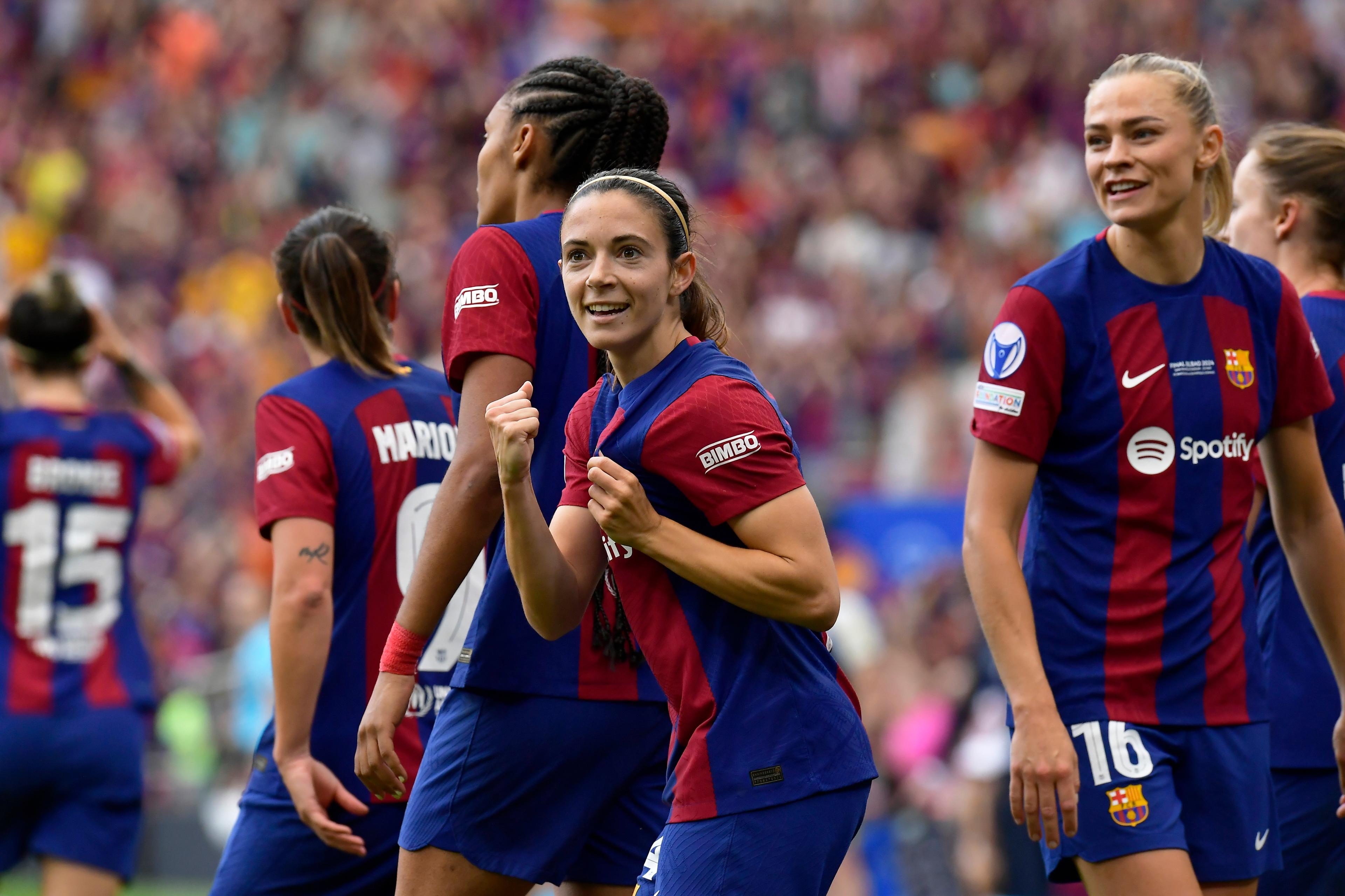 Barcelonas Aitana Bonmatí och Fridolina Rolfö vann Champions League-finalen mot Lyon med 2–0. Foto: Alvaro Barrientos/AP/TT