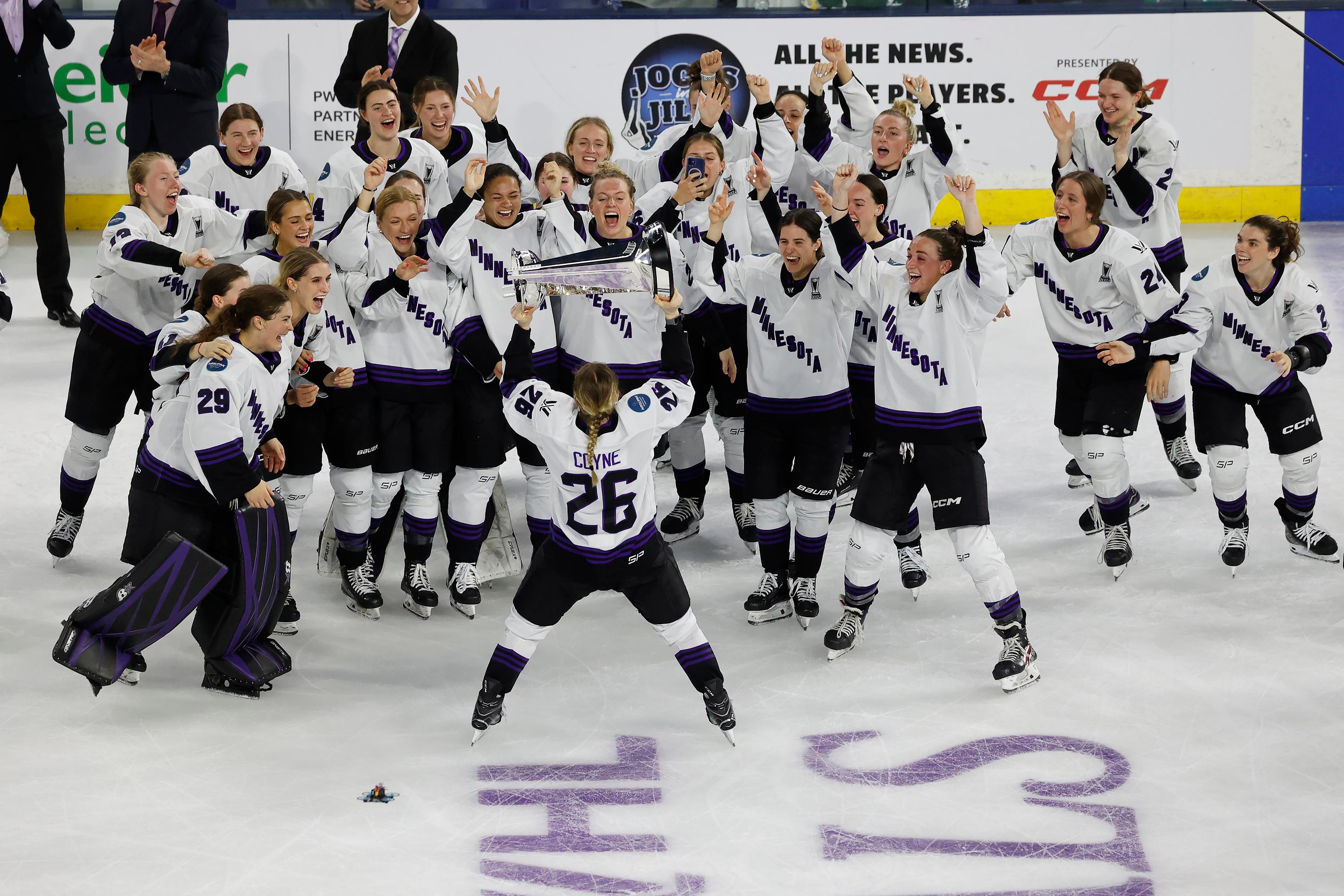 Minnesota vann den första upplagan av damernas motsvarighet till NHL, PWHL. Foto: Mary Schwalm/AP/TT