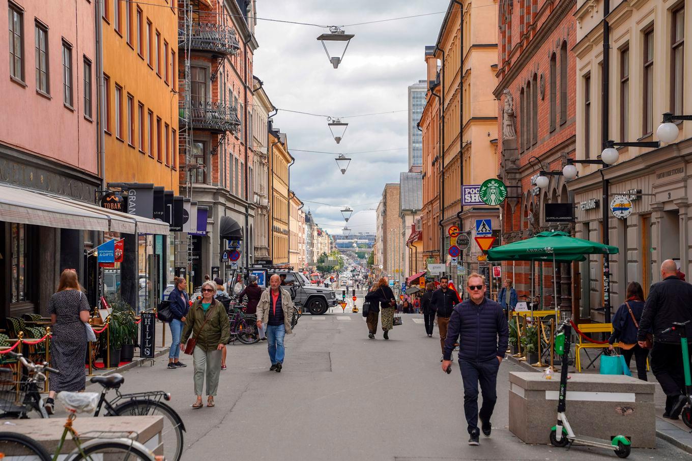 Svenskarna köpte färre varor och tjänster under 2023 jämfört med året innan, enligt en ny rapport. Foto: Tom Little/AFP via Getty Images