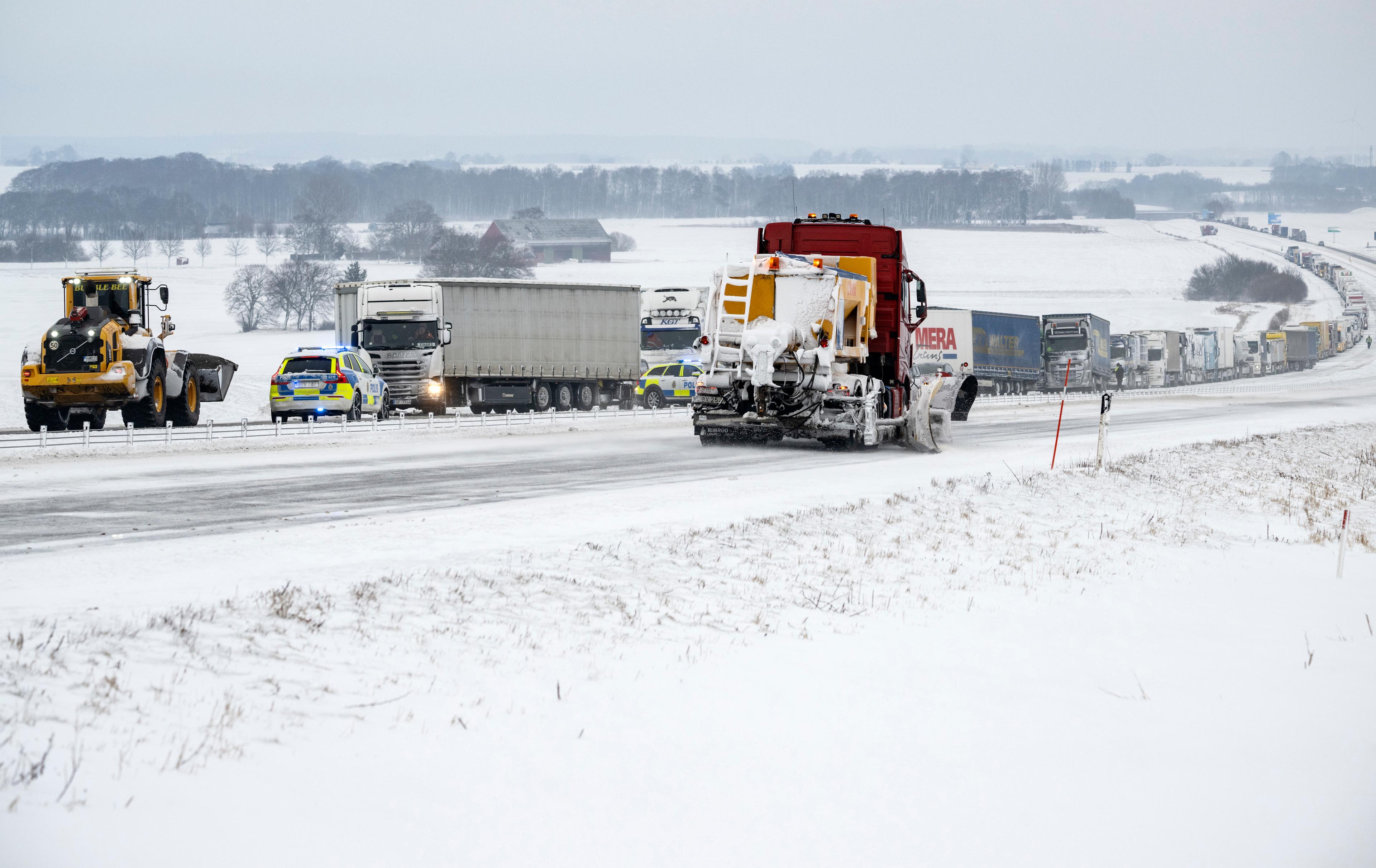 Trafikverket har fått i uppgift att förbättra vinterväghållningen. Arkivbild. Foto: Johan Nilsson/TT
