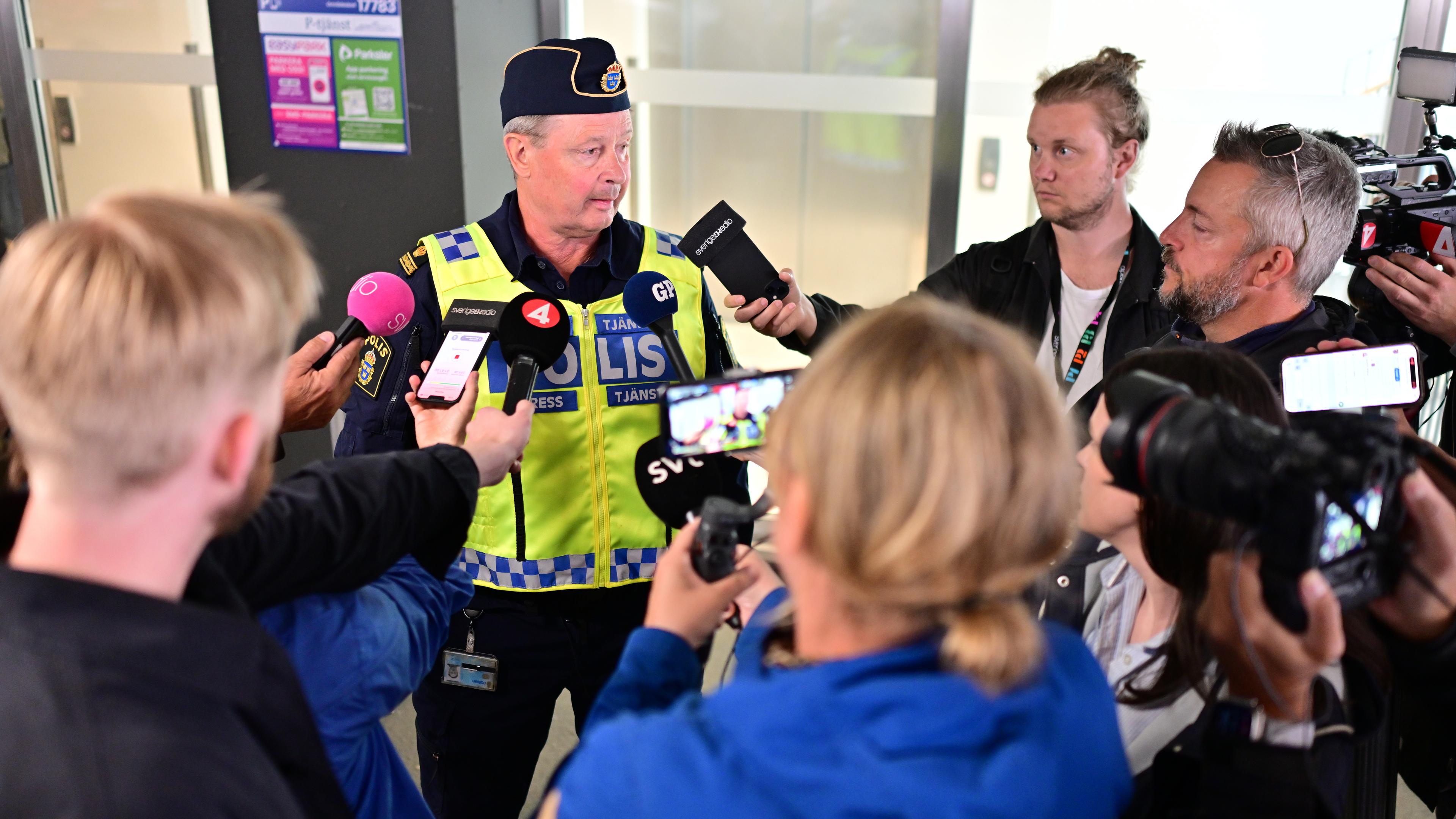 Polisens presstalesperson Thomas Fuxborg säger att mordet på C Gambino har nätverkskoppling. Foto: Björn Larsson Rosvall/TT