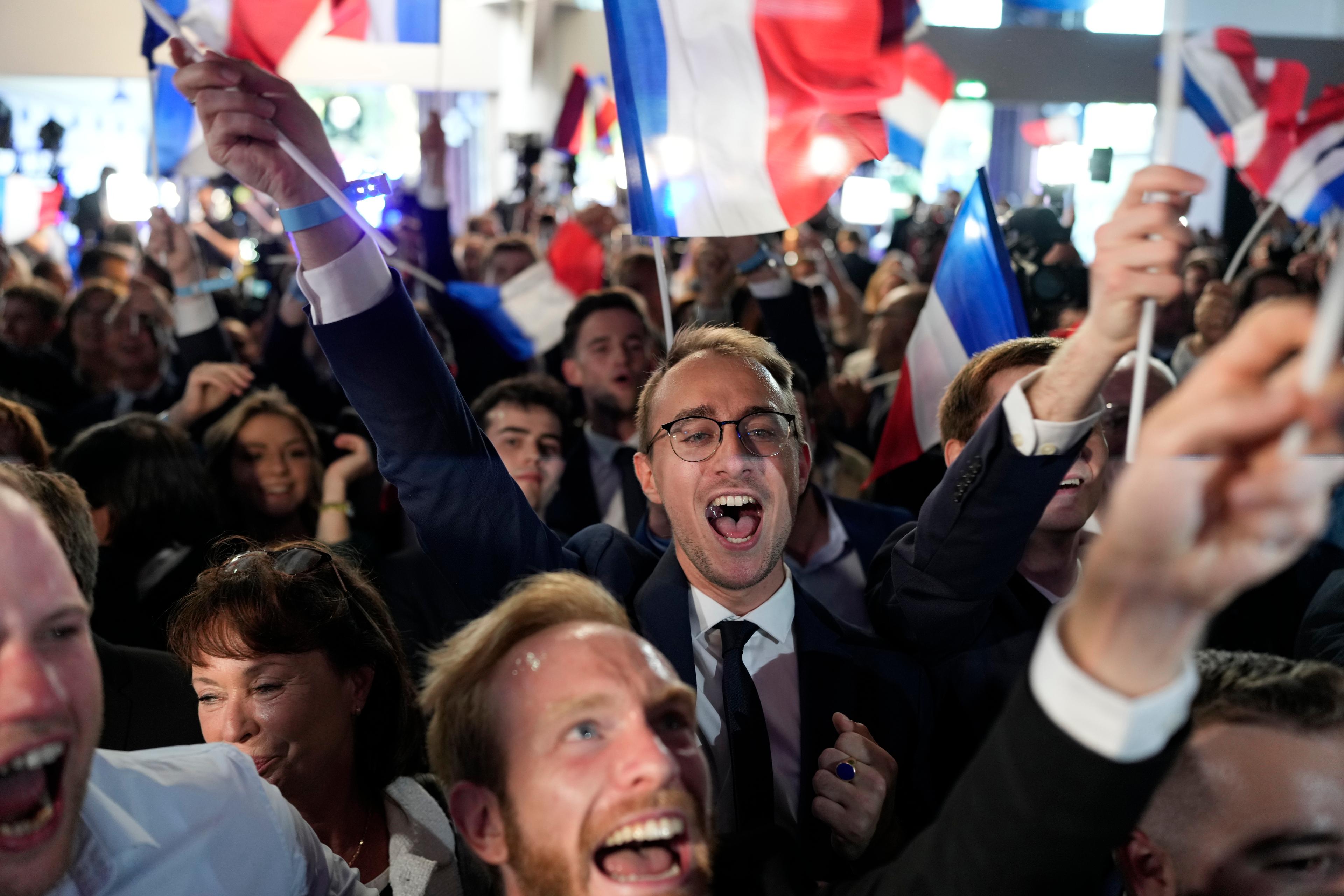 Läget är oklart i fransk politik sedan parlamentet upplösts av president Emmanuel Macron efter framgångarna för ytterhögerpartiet Nationell samlings (RN) i EU-valet i helgen. Foto: Lewis Joly AP/TT
