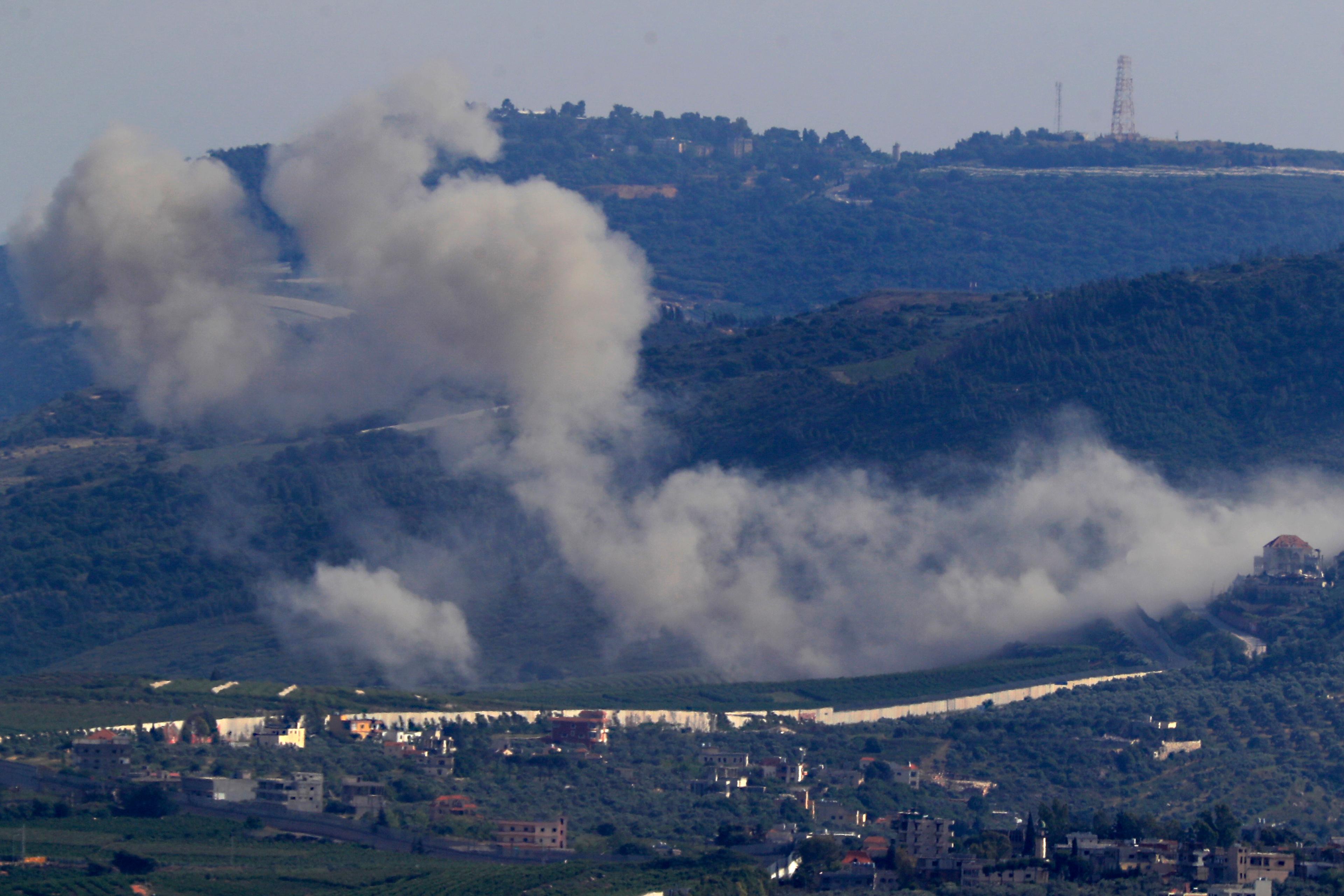Rök stiger från ett israeliskt flyganfall i södra Libanon. Arkivbild. Foto: Mohammad Zaatari/AP/TT
