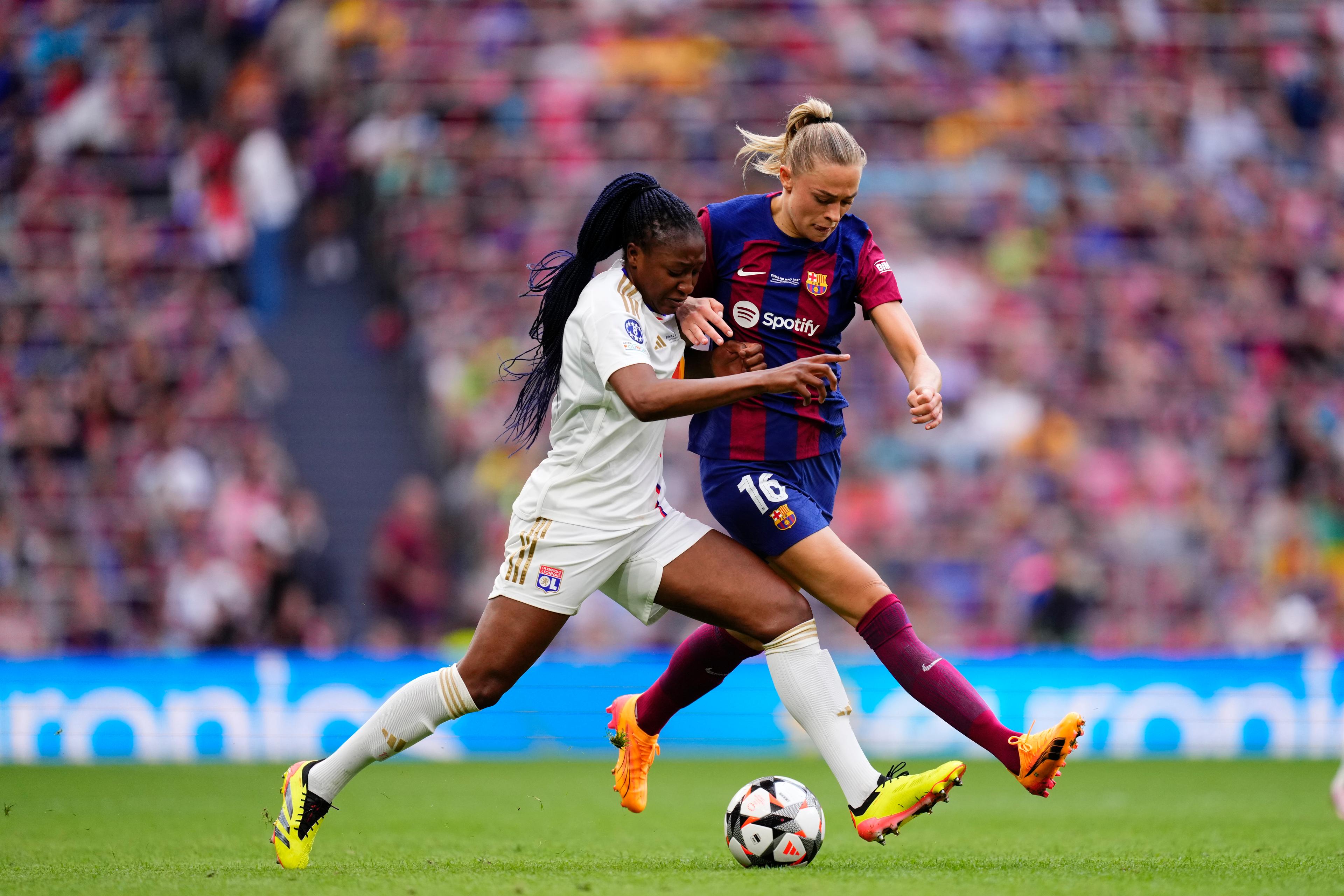 Barcelonas Fridolina Rolfö under Champions League-finalen mot Lyon. Arkivbild. Foto: Jose Breton/AP Photo/TT