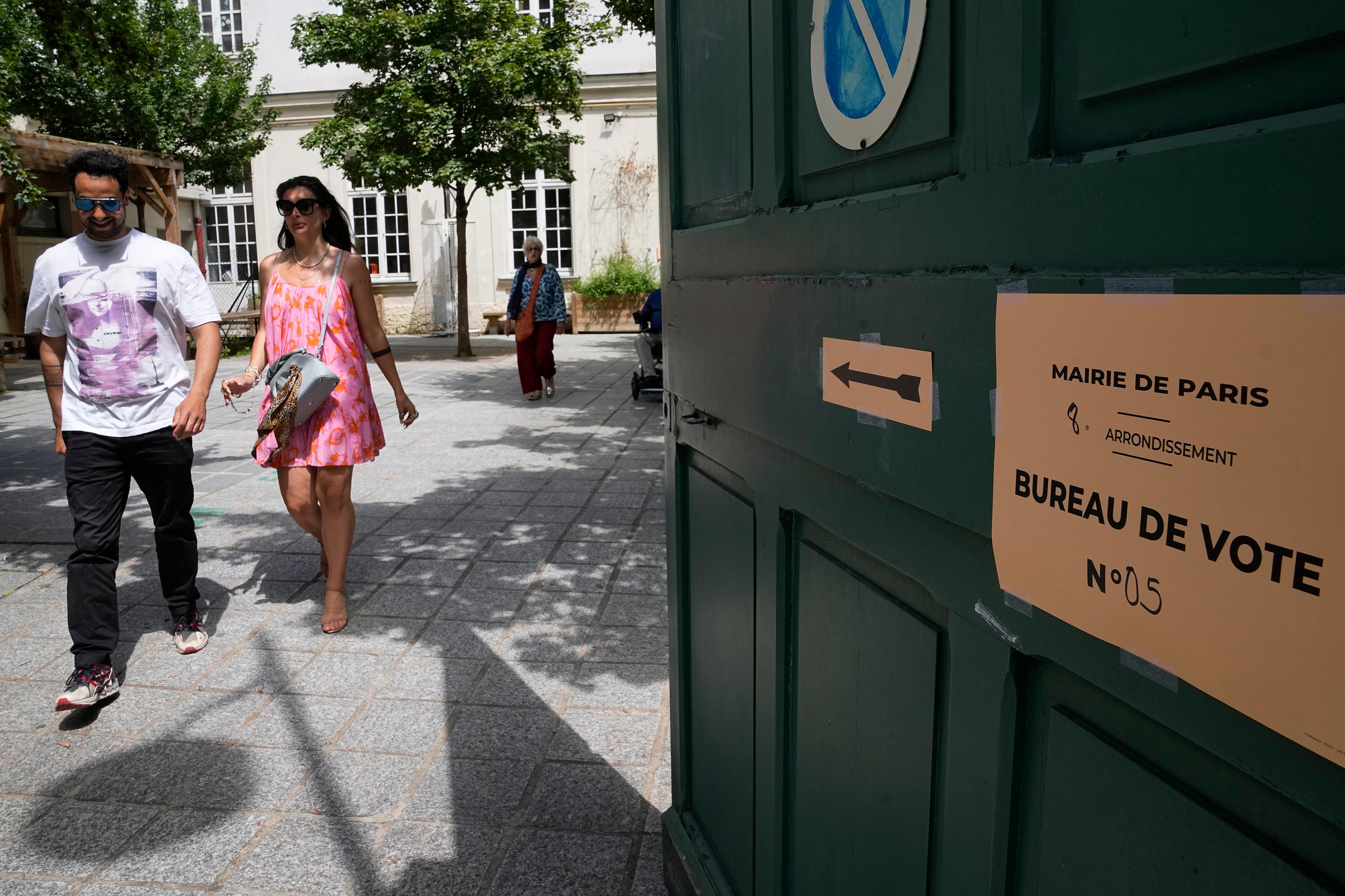 På rekordkort tid ska de franska borgmästarna organisera val samtidigt som semesterperioden drar igång och många OS-evenemang planeras. Arkivbild. Foto: Michel Euler/TT/AP