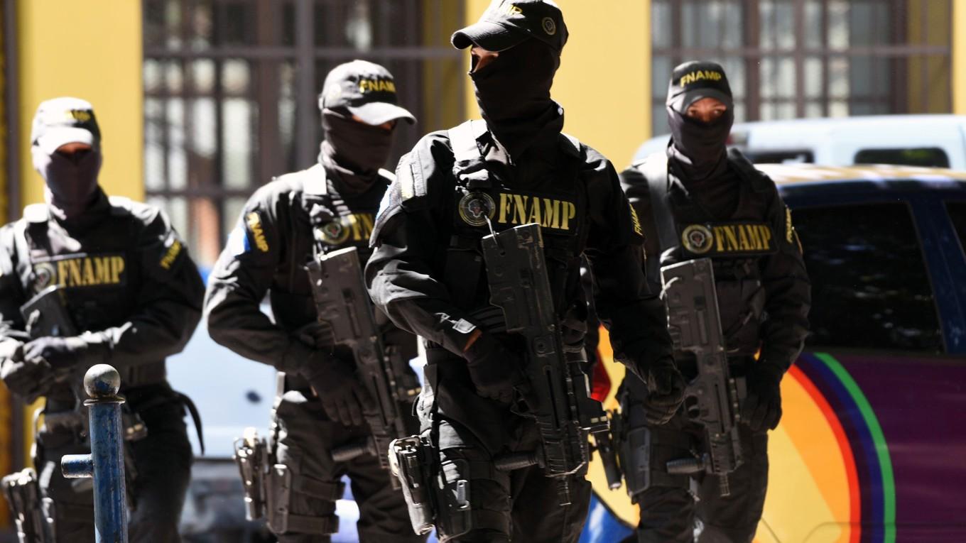 Säkerhetsstyrkor patrullerar i Tegucigalpa i Honduras den 21 november 2018. Foto: Orlando Sierra/AFP via Getty Images