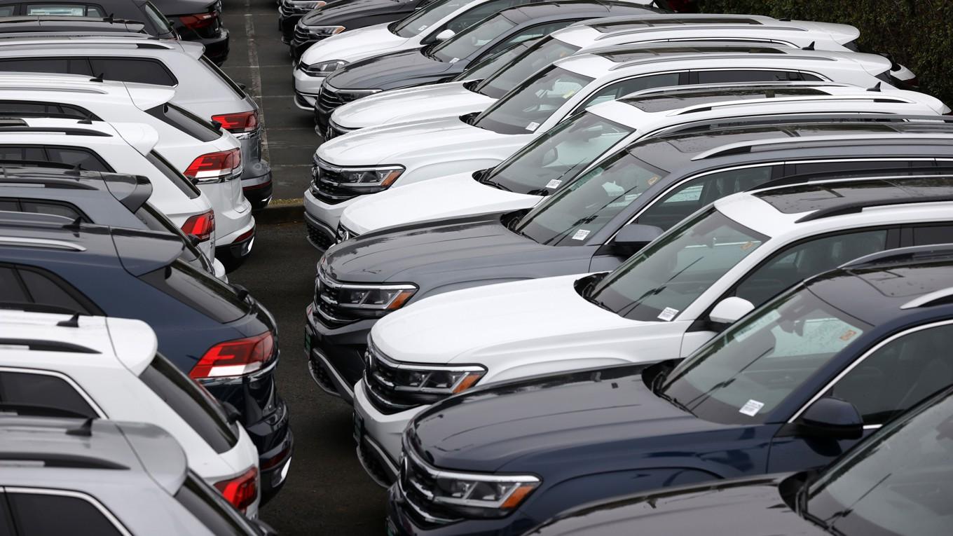 Antalet nyregistrerade personbilar minskade något under det första halvåret jämfört med motsvarande period för ett år sedan. Foto: Justin Sullivan/Getty Images