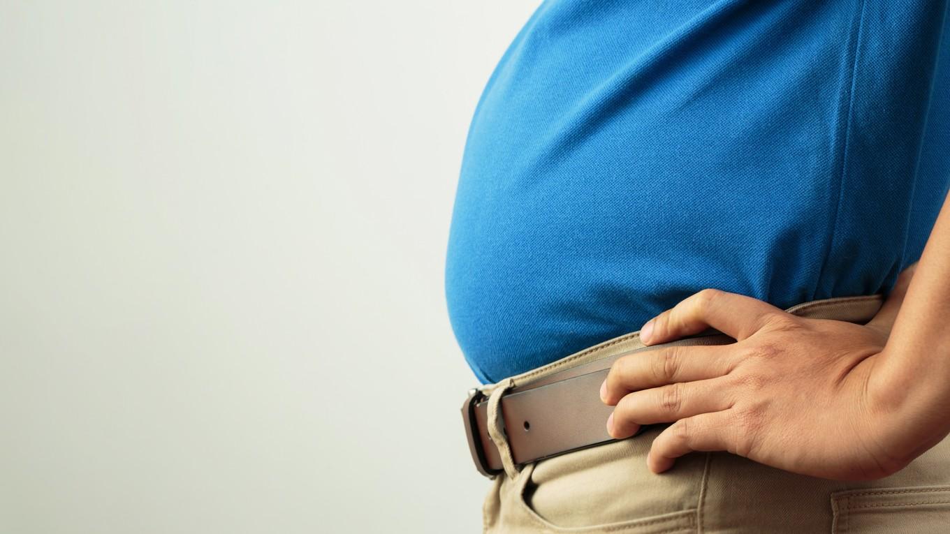 Gör du hundra situps betyder det inte att fettet försvinner just över magen. Energin kan lika gärna tas från någon annan del av kroppen. Foto: Shutterstock