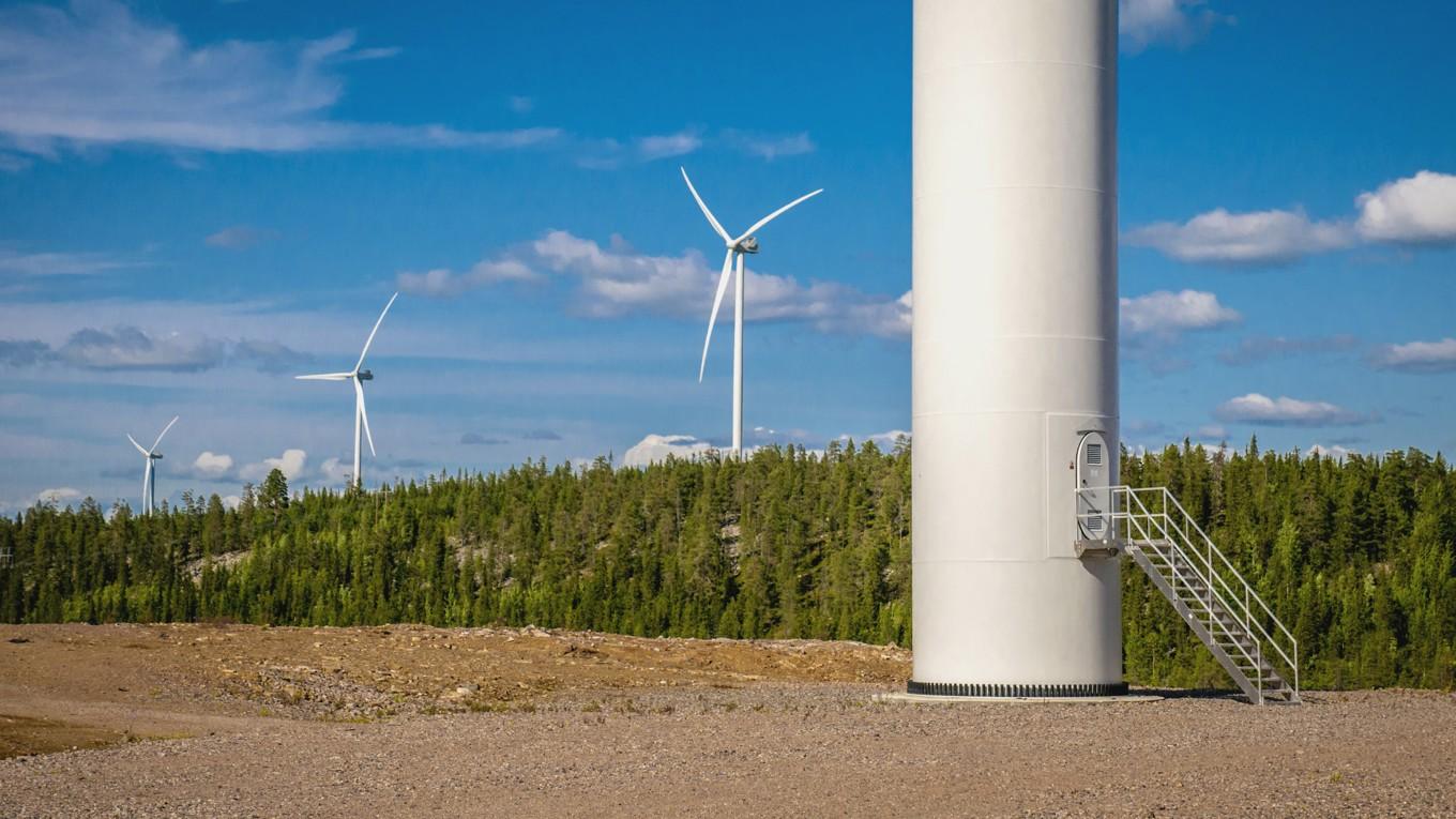 Lehtirova vindpark på gränsen mellan Pajala och Gällivare kommun. Vindkraft ses av många som lösningen på det ökade elbehovet i storsatsningarnas spår. Foto: Bilbo Lantto