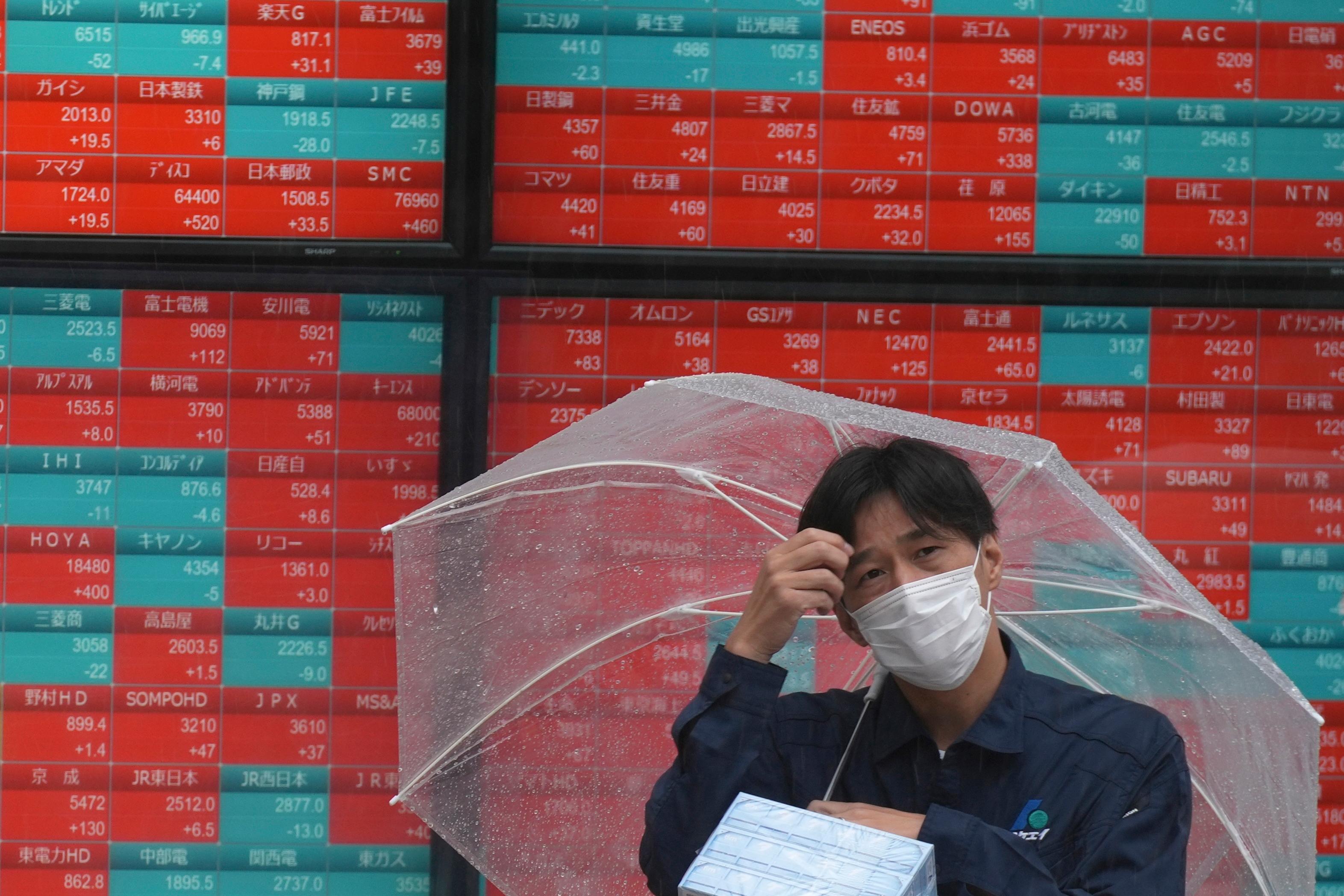 Inget vidare väder på Asienbörserna. Arkivbild. Foto: Eugene Hoshiko/AP/TT