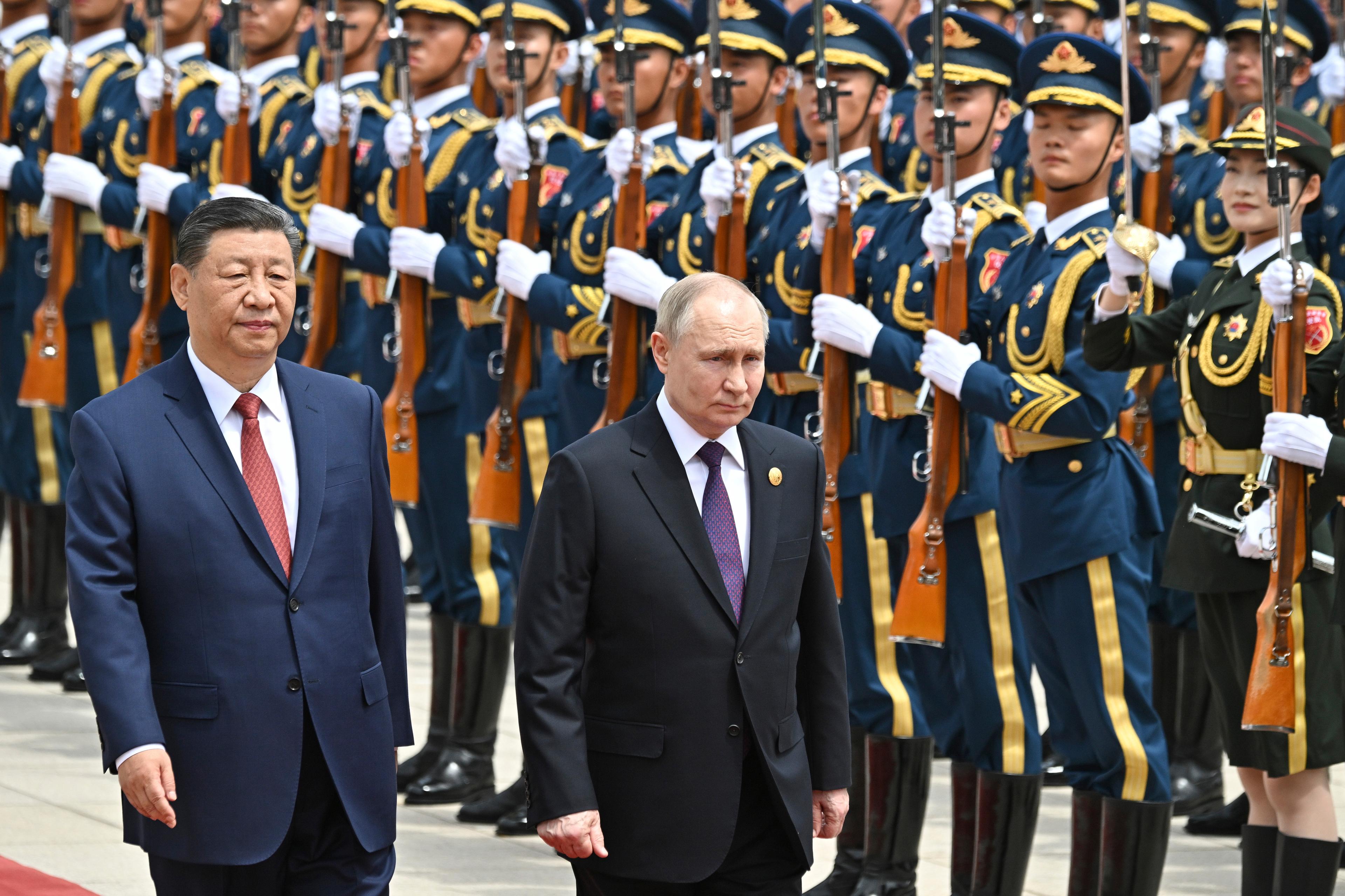 Xi Jinping och Vladimir Putin i samband med den ryske presidentens besök i Kina i maj i år. Arkivbild. Foto: Sergei BobylevAP/TT