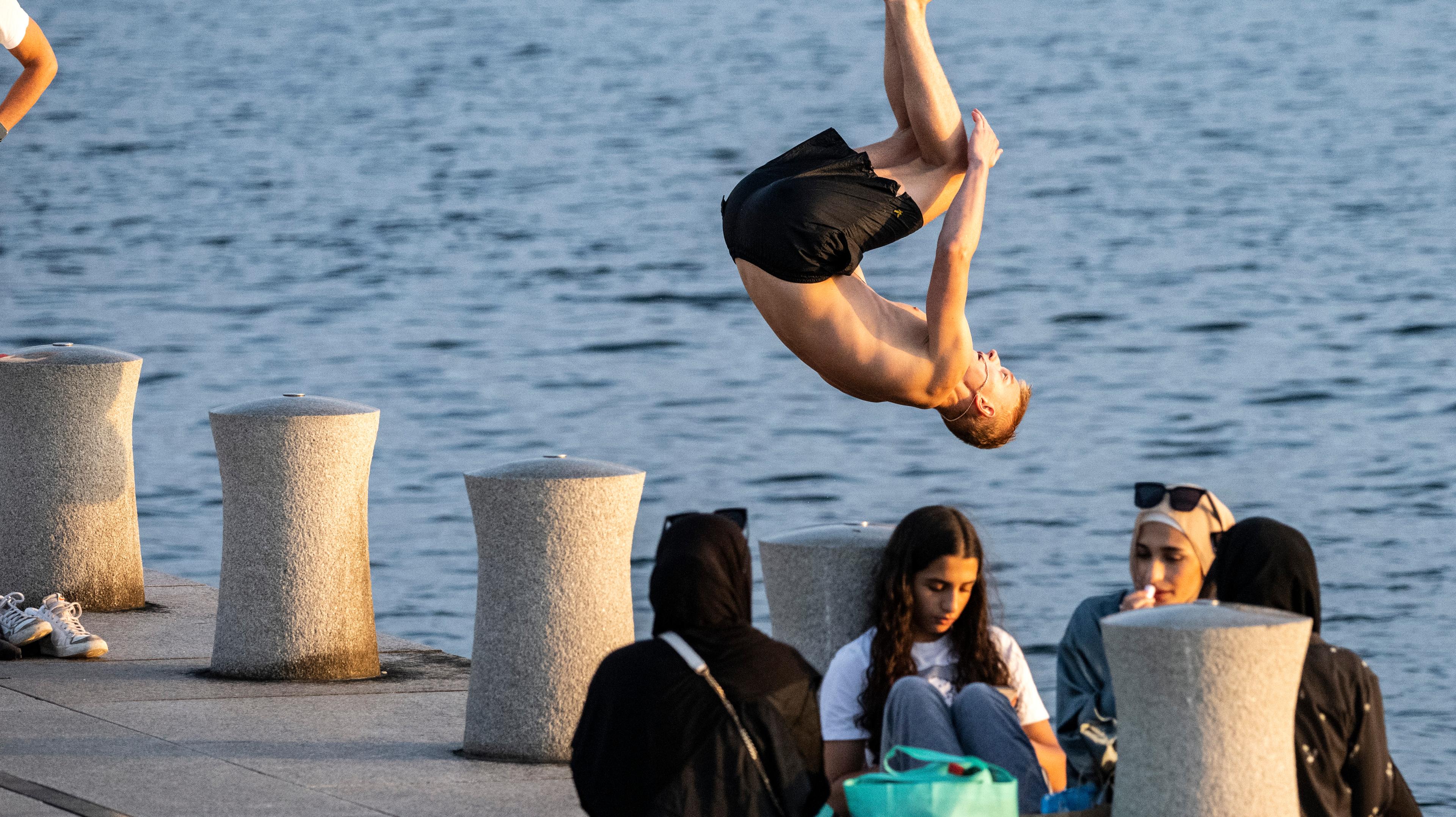 Klassiskt ostadigt sommarväder väntas de närmaste dagarna. Men mellan skurarna blir det varmt och soligt. Arkivbild. Foto: Johan Nilsson/TT