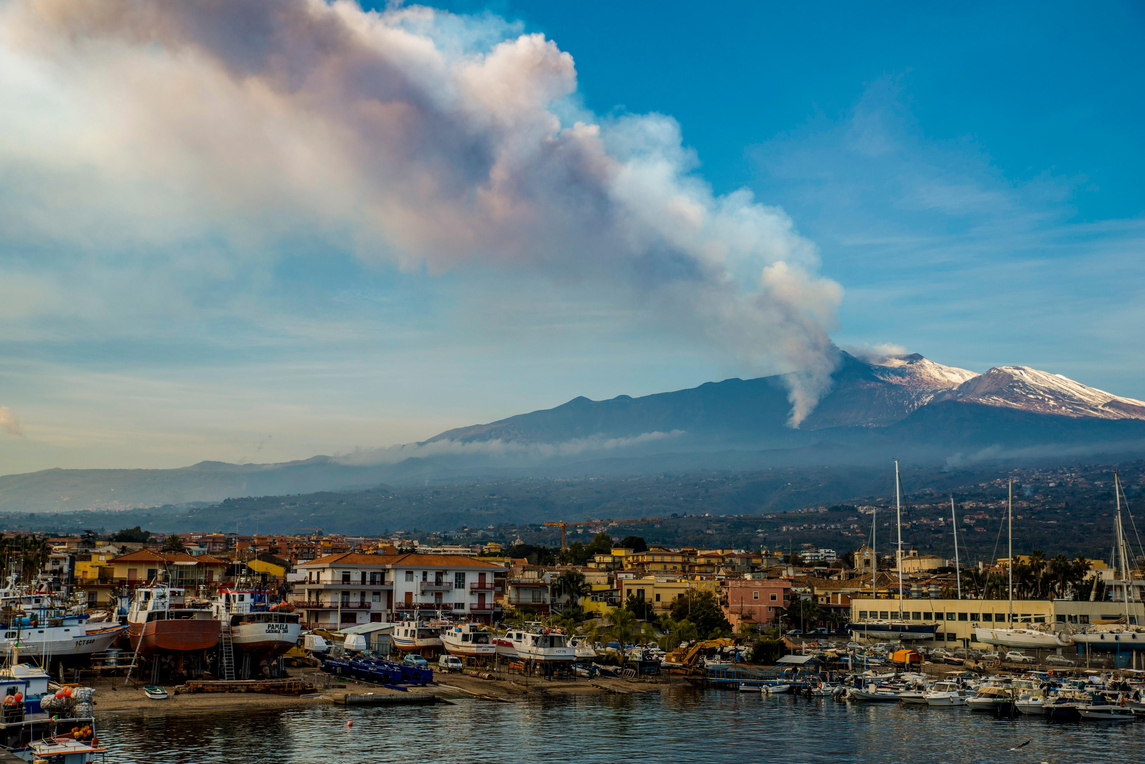 Vulkanen Etna på Sicilien. Arkivbild. Foto: Salvatore Allegra/AP/TT