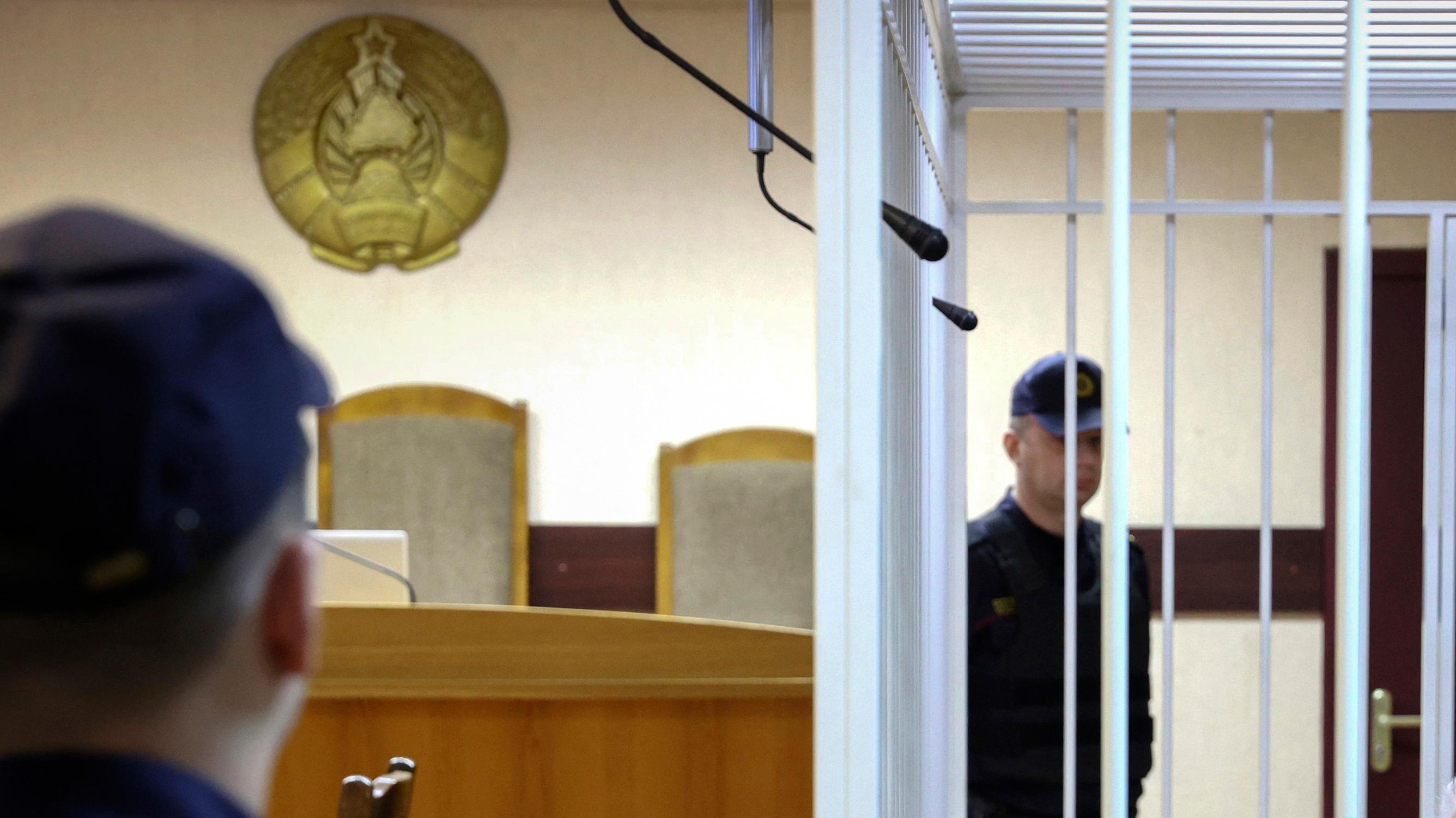 En tysk medborgare har dömts till döden i Belarus. Arkivbild från en domstol i Minsk. Foto: Vitaly Pivovarchyk/AP/TT