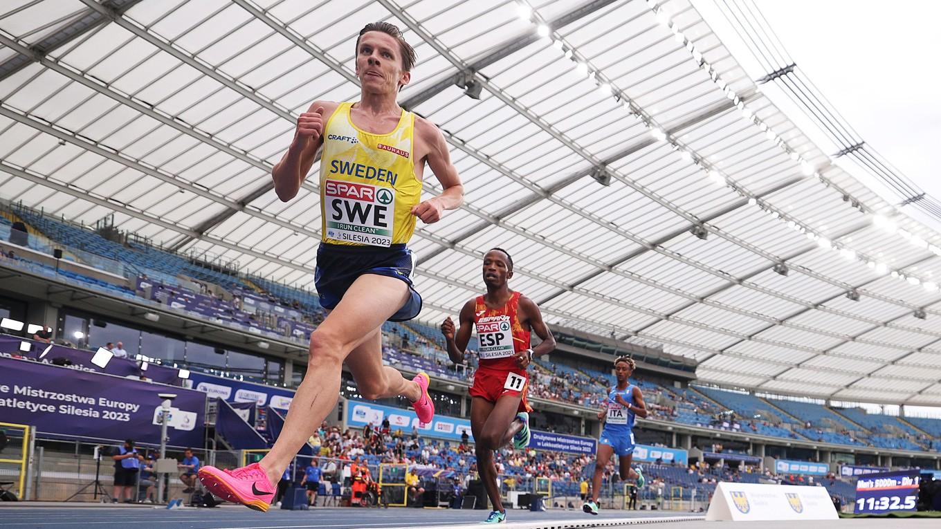 Efter en skada tvingades Andreas Almgren stryka sig från 10 000 meter i Paris-OS. Nu satsar löparstjärnan i stället med fullt fokus på 5 000 meter. Foto: Dean Mouhtaropoulos/Getty Images