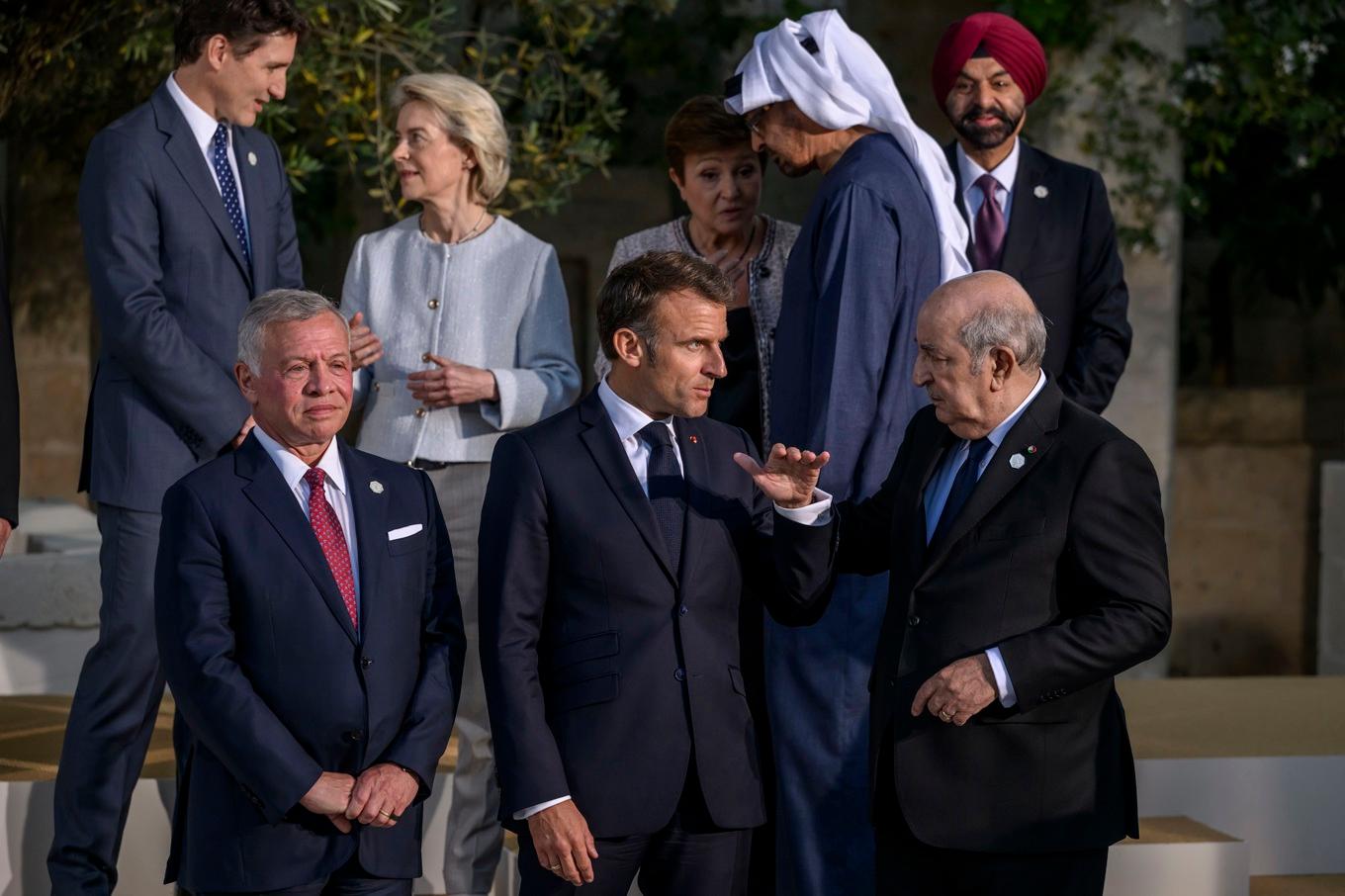 Några av deltagarna på G7-mötet samlade för fotografering utanför hotellet Borgo Egnazia i Fasano i Italien den 14 juni 2024. Foto: Antonio Masiello/Getty Images