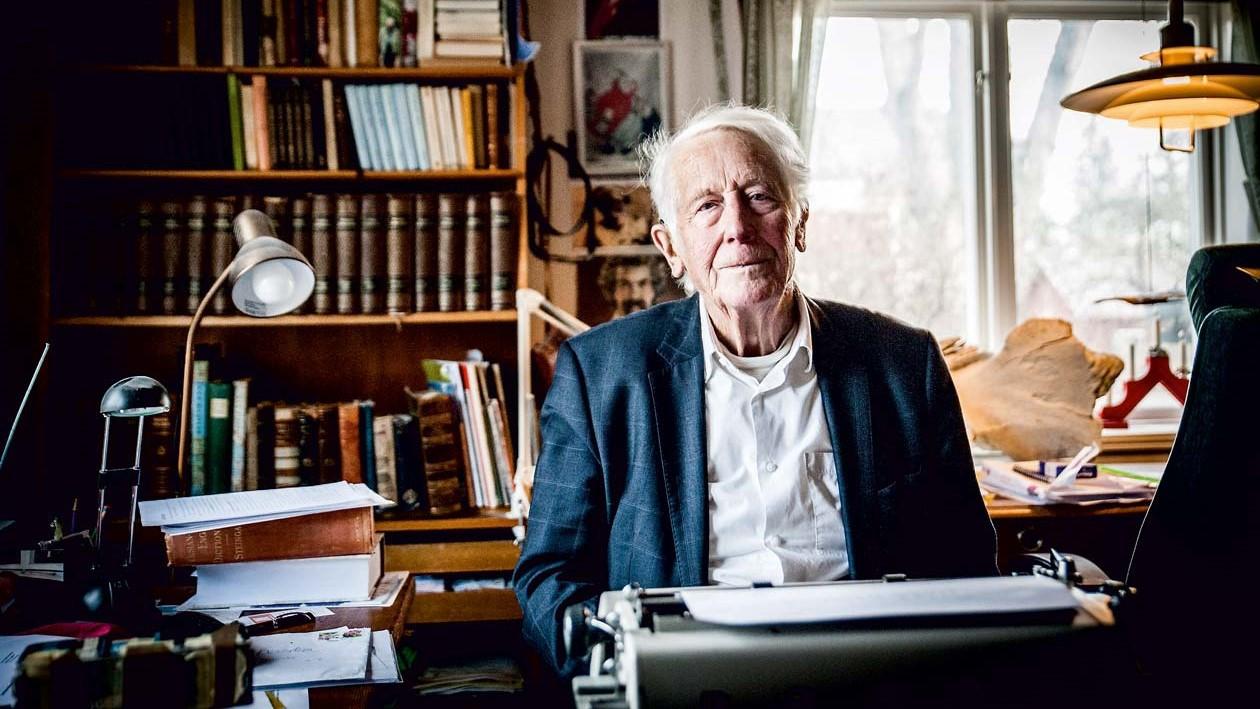 Carl-Göran Ekerwald (född 1923) är en svensk författare. Trots sina 100 år är han fortfarande aktiv, senast med en bok om ålderdom. Foto: Johannes Frandsen