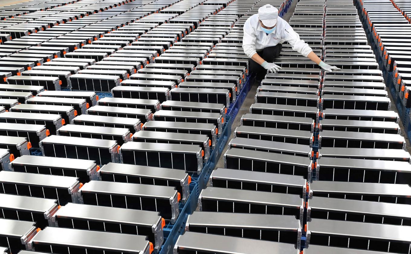 Bilbatterifabrik i Nanjing, Kina. I dag dominerar Kina produktionen av de vanligt förekommande litiumbatterierna, men nu kan natrium bli ett alternativ.
Foto: STR/AFP via Getty Images